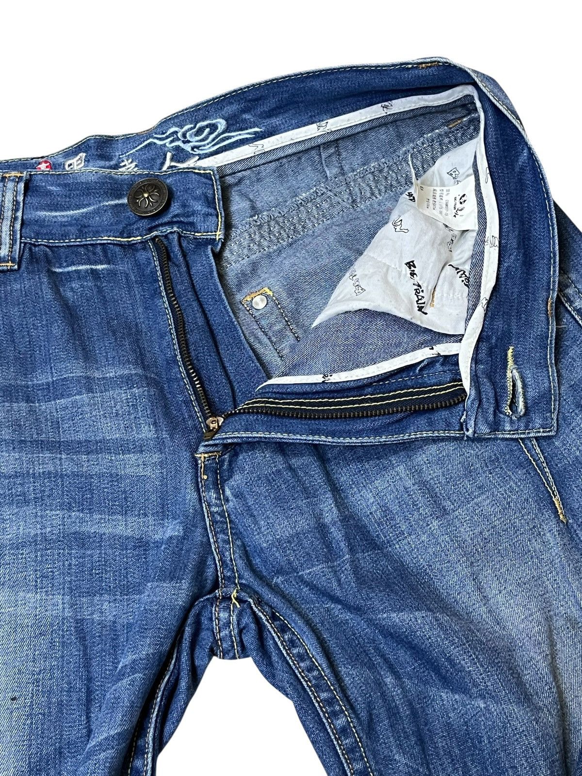 Japanese Brand Japanese y2k BIG TRAIN OSAKA JEANS skull patches dirty jeans Size US 33 - 15 Thumbnail