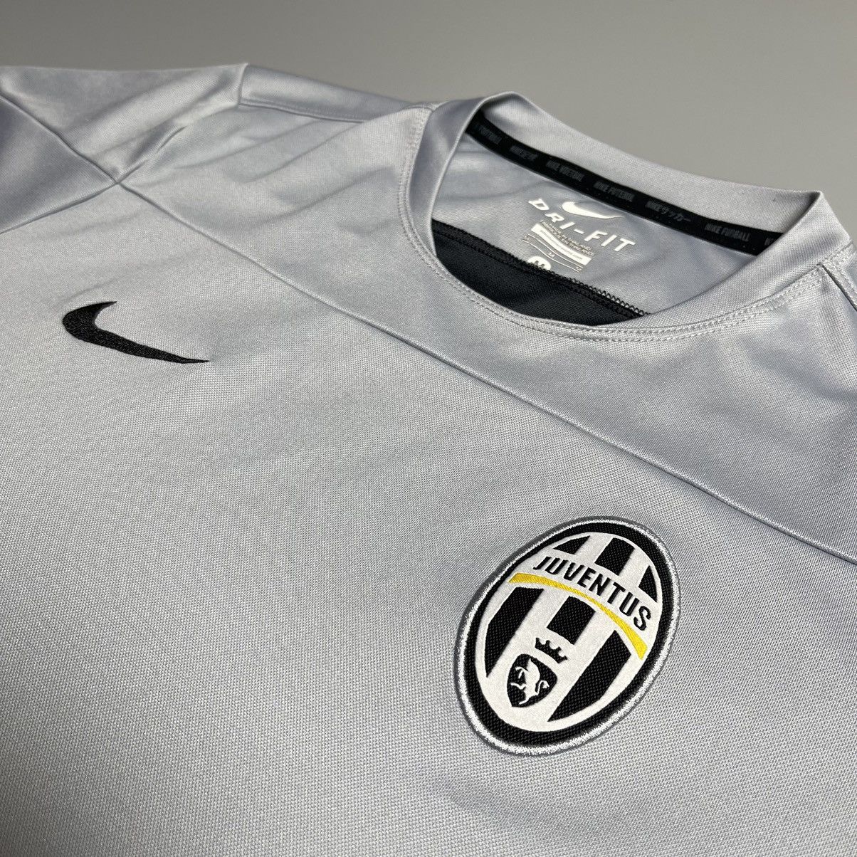 Nike × Vintage JUVENTUS NIKE 2013/2014 FOOTBALL SOCCER TRAINING JERSEY Size US M / EU 48-50 / 2 - 4 Thumbnail