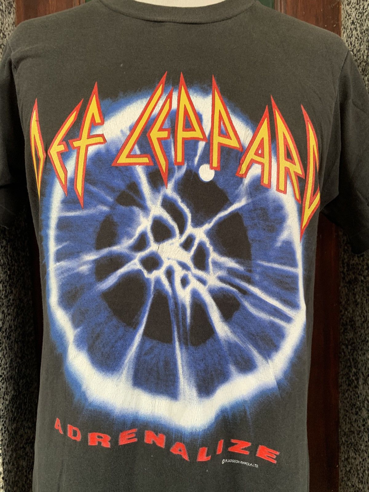 Band Tees × Def Leppard × Vintage Vintage 90s Def Leppard Adrenalize Tour Band Distressed Tees Size US M / EU 48-50 / 2 - 2 Thumbnail