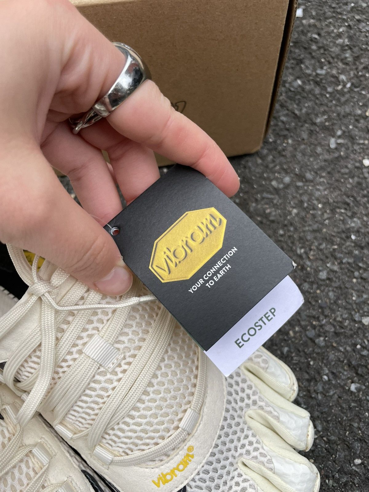 Vibram Vibram FiveFingers Roadaround Ivory Sneakers Size US 7.5 / IT 37.5 - 6 Thumbnail