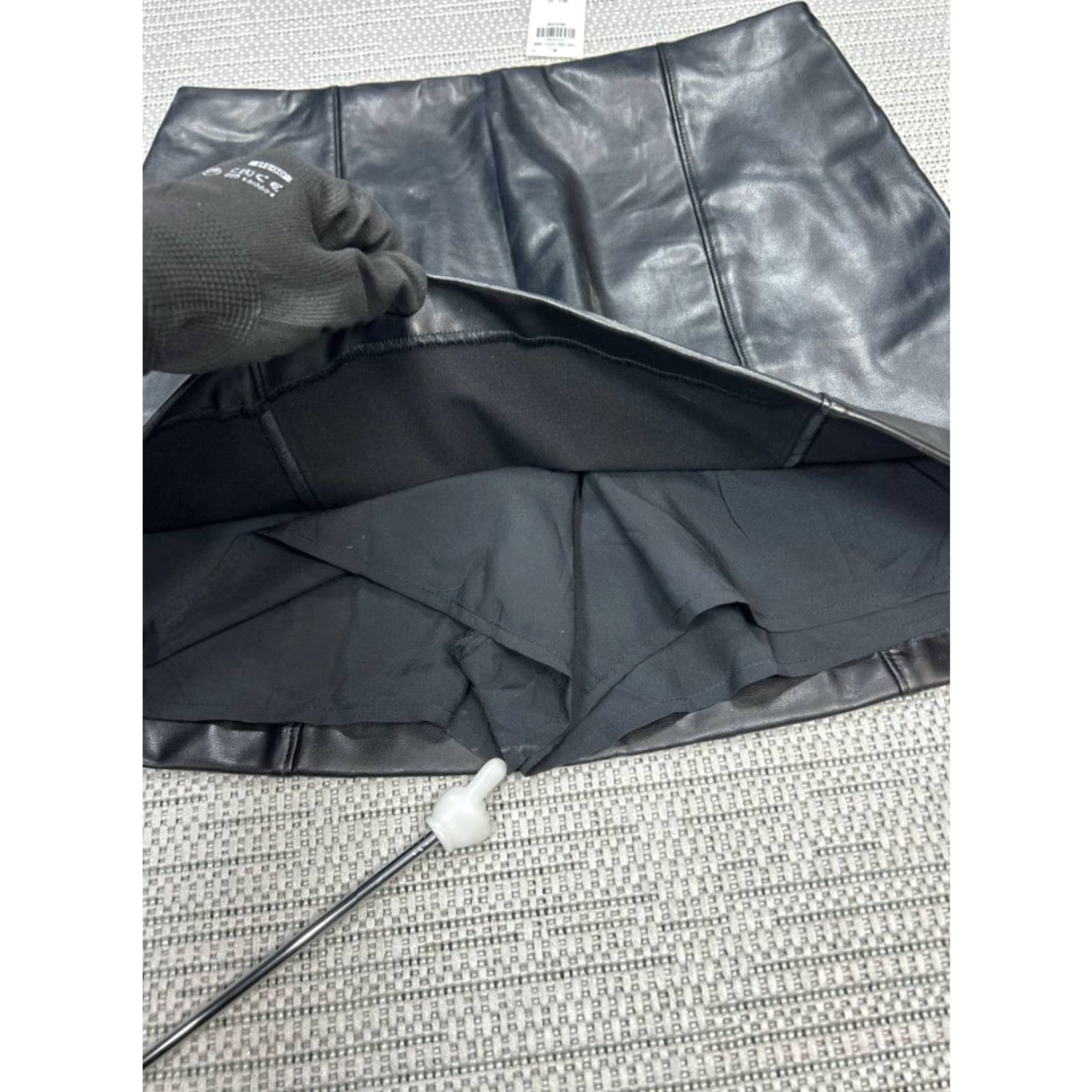Abercrombie & Fitch Abercrombie & Fitch Mini Skirt Women Medium Black Faux Leather Side Zip Size 32" / US 10 / IT 46 - 3 Thumbnail