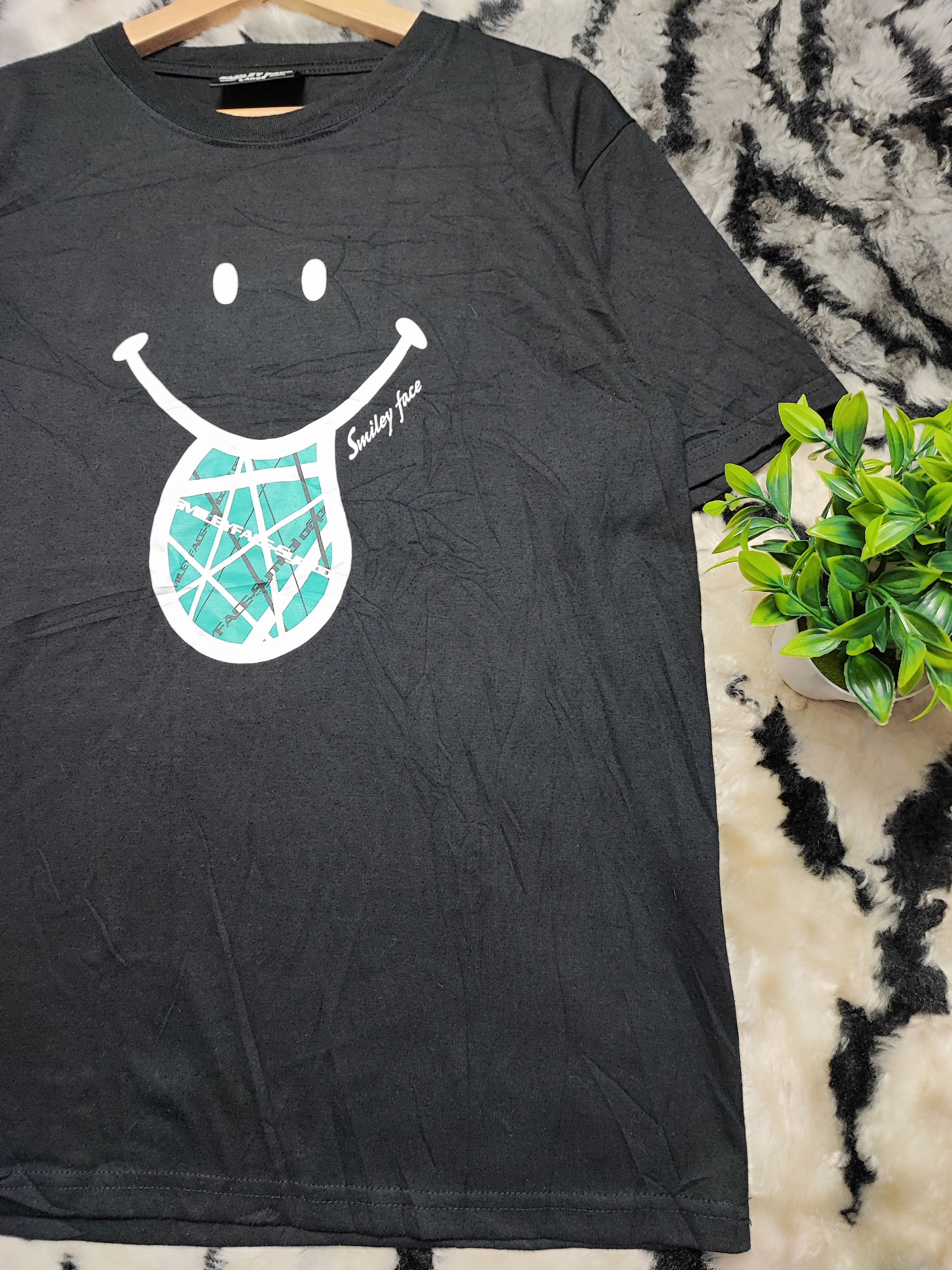 Japanese Brand × Vintage Vintage Harvey ball smiley face Tshirt Size US L / EU 52-54 / 3 - 4 Thumbnail