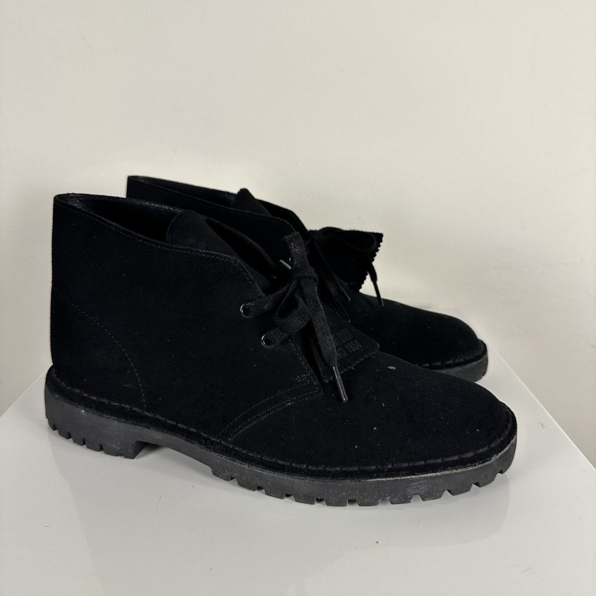 Clarks CLARKS ORIGINALS Desert Boot Suede Leather Black Crepe 9.5 Size US 9.5 / EU 42-43 - 7 Thumbnail