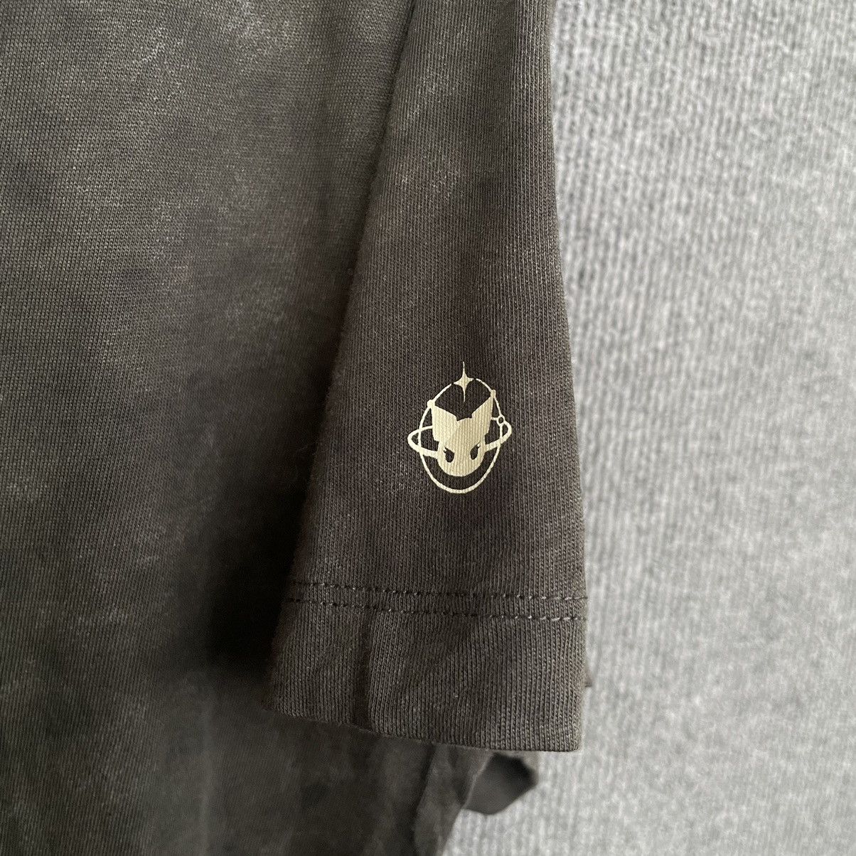 Anime × Japanese Brand Uniqlo x Sanrio Character Kuromi Tie Dye Collaboration Tee Size US XL / EU 56 / 4 - 3 Thumbnail