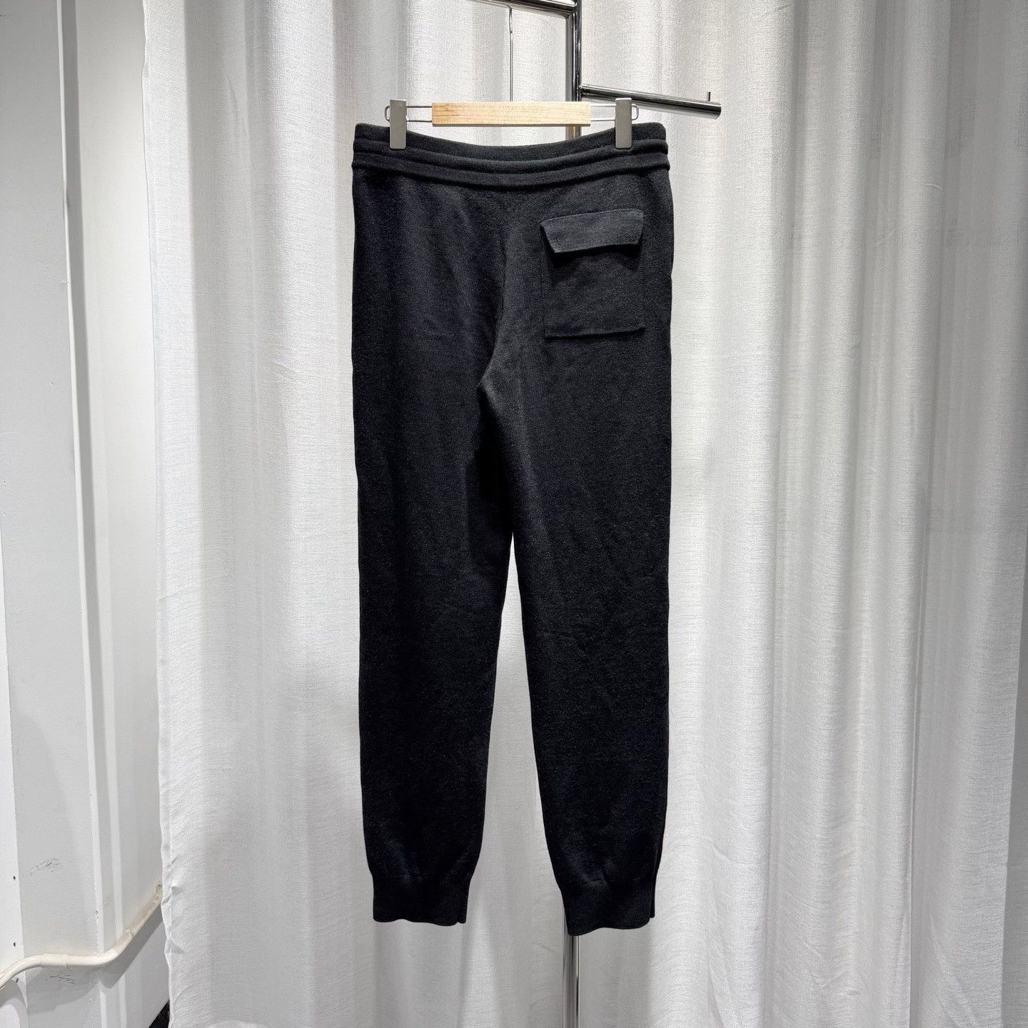Louis Vuitton Louis Vuitton Knit Logo Sweatpants Size US 30 / EU 46 - 2 Thumbnail