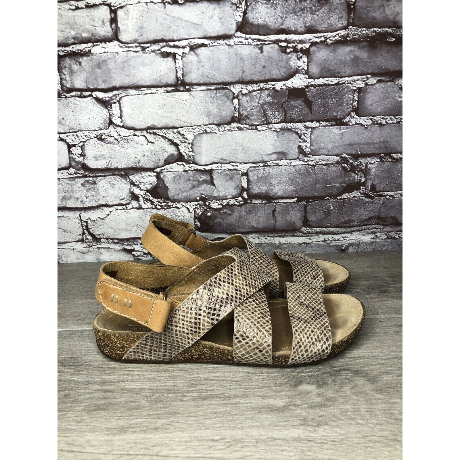 Clarks Clarks Artisan Taupe Snake Skin Print Ankle Strap Cork Wedge Size US 7.5 / IT 37.5 - 19 Thumbnail