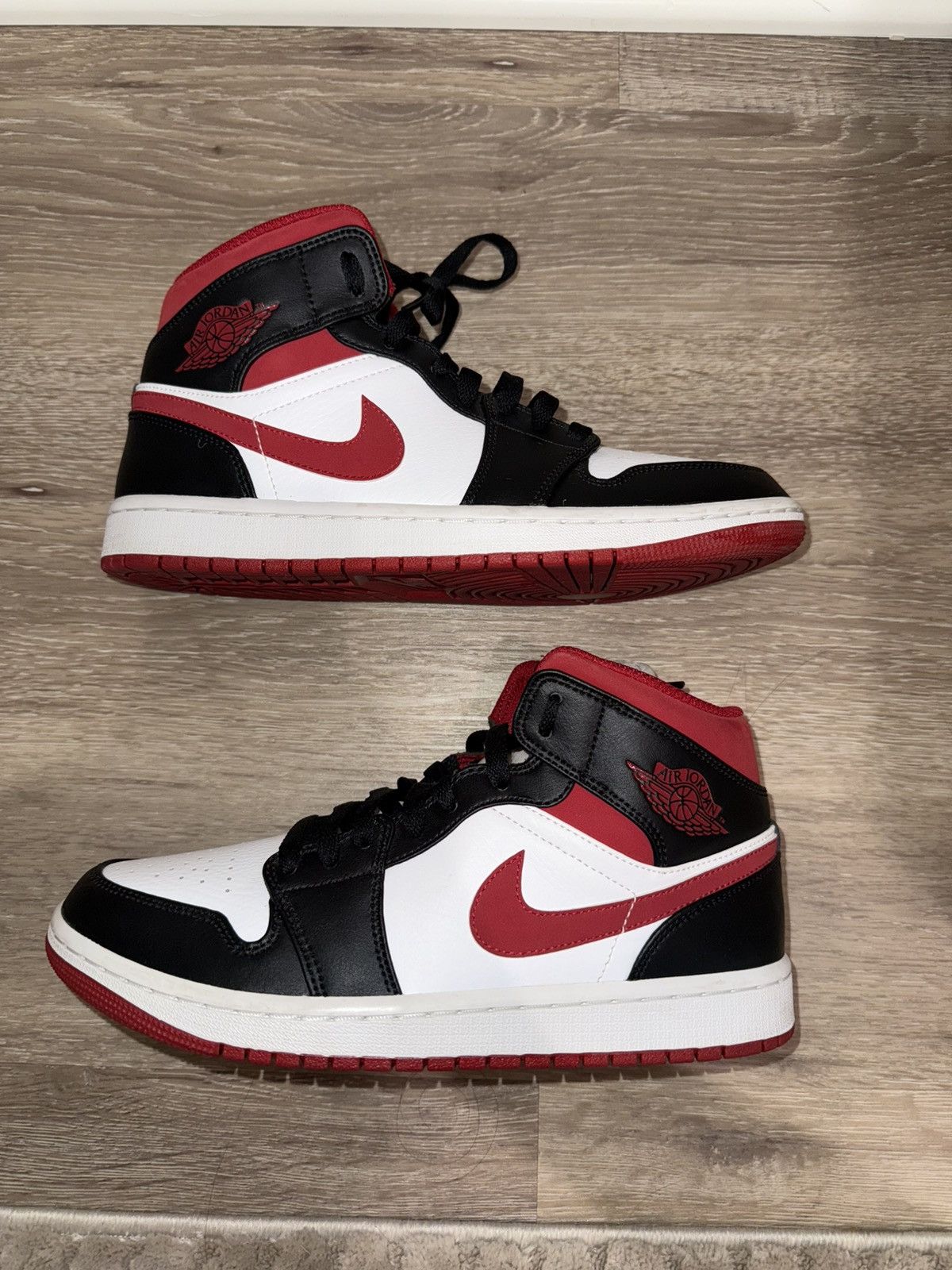 Jordan Brand × Nike Air Jordan 1 Mid Black Gym Red Size US 8 / EU 41 - 1 Thumbnail