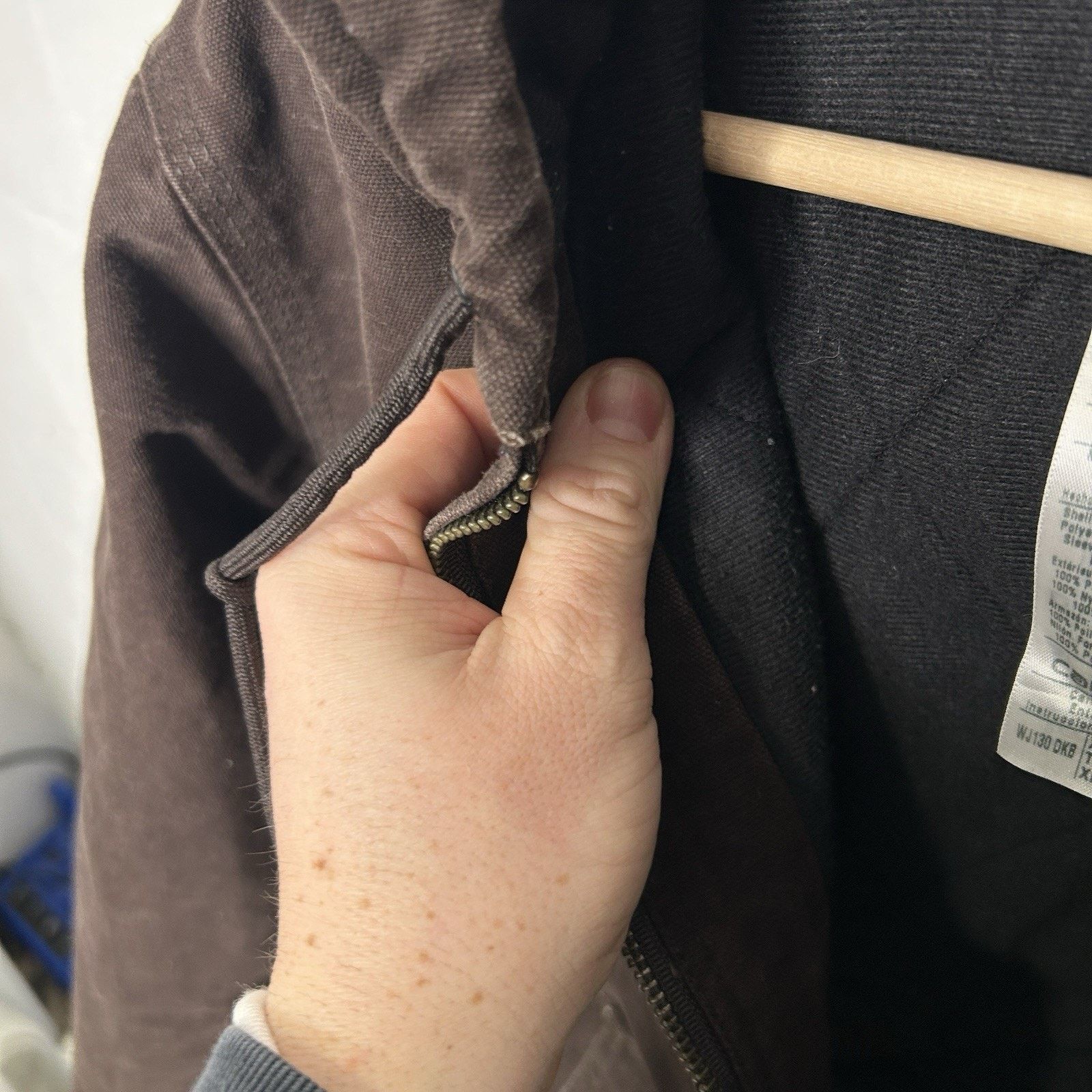Carhartt Y2K Carhartt Quilted Hooded Active Jacket “Dark Brown” WJ130 Size XS / US 0-2 / IT 36-38 - 14 Thumbnail