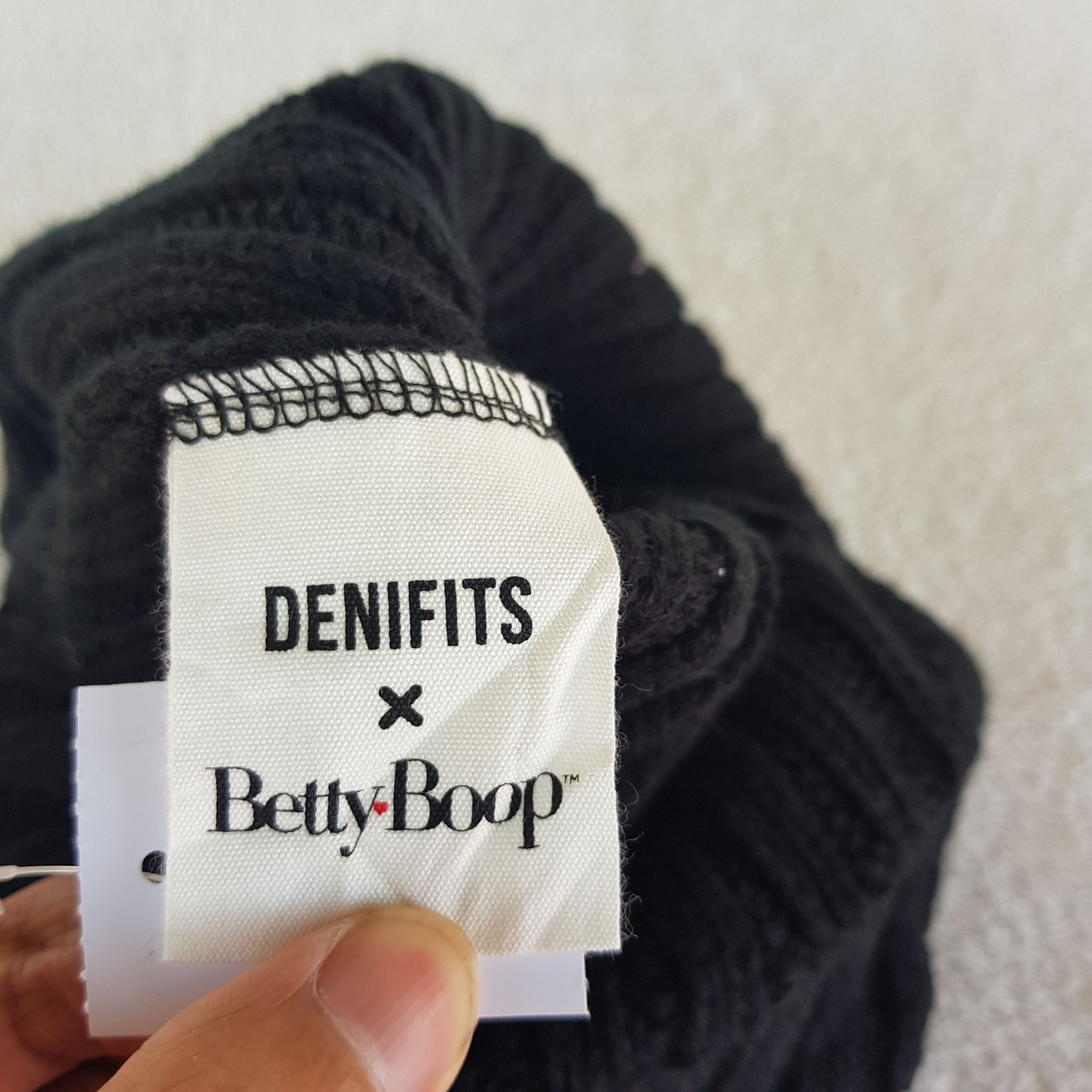 Cartoon Network Vintage Betty Boop Beanie Isle Ribbed Knit Snow Caps Hats. Size ONE SIZE - 7 Thumbnail