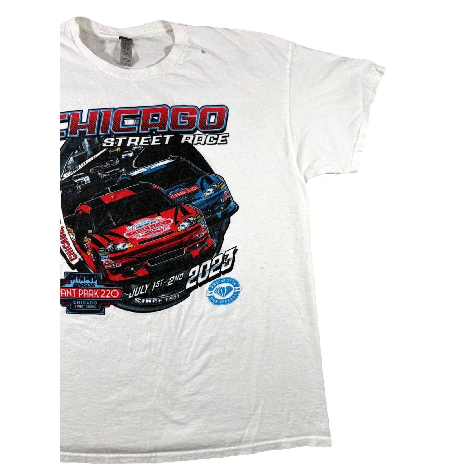 Gildan Gildan White Shirt NASCAR 75th Anniversary Chicago Street Race Grant Park 220 Short Sleeve Crew Neck XL Men’s Shirt Size US XL / EU 56 / 4 - 4 Thumbnail