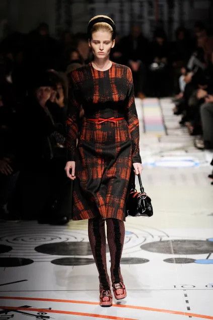 Designer × Prada × Vintage FW2010 Prada Red Silk Tartan Dress Size M / US 6-8 / IT 42-44 - 2 Thumbnail