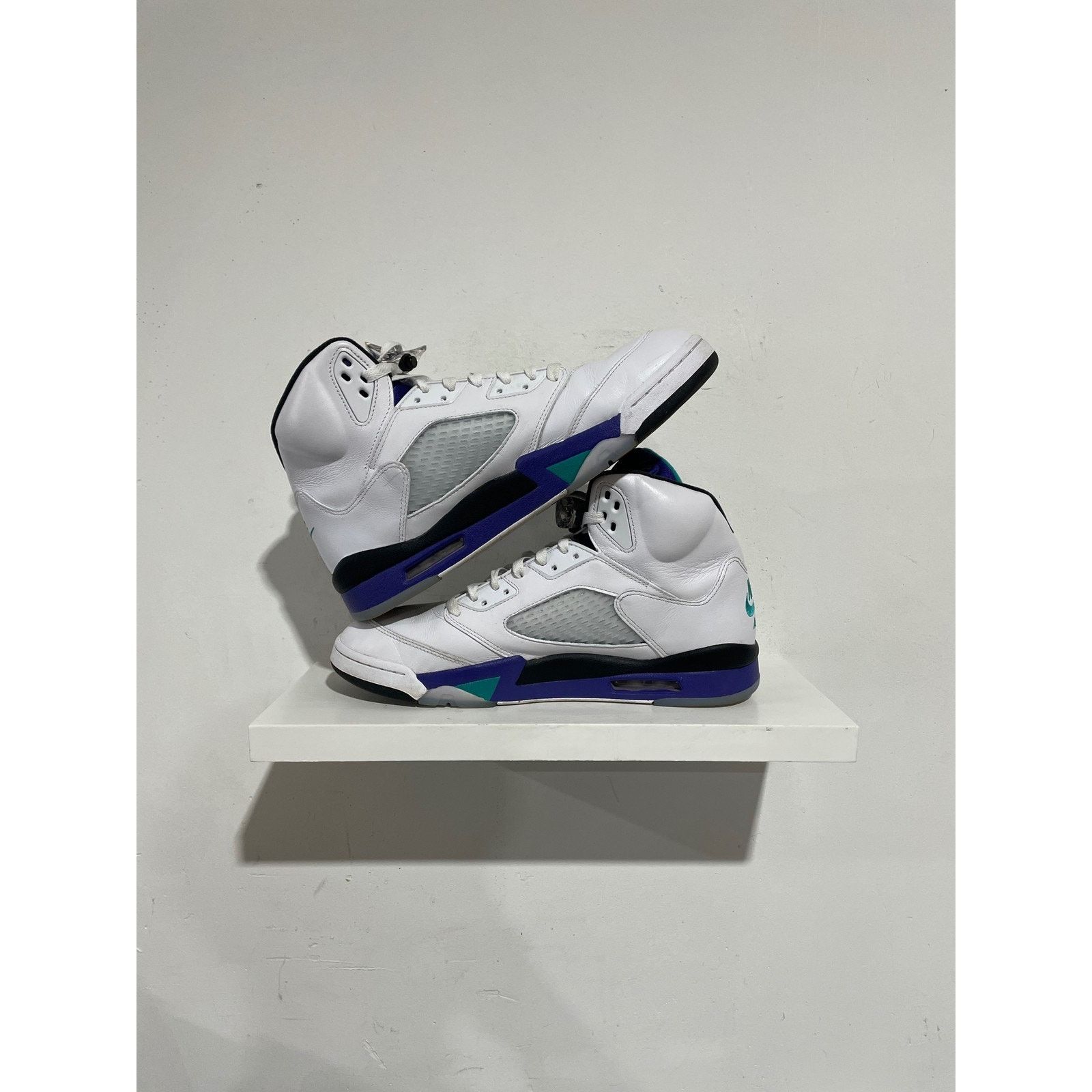 Nike NIKE JORDAN 5 GRAPE 2025 SIZE 12 PREOWNED Size US 12 / EU 45 - 2 Thumbnail