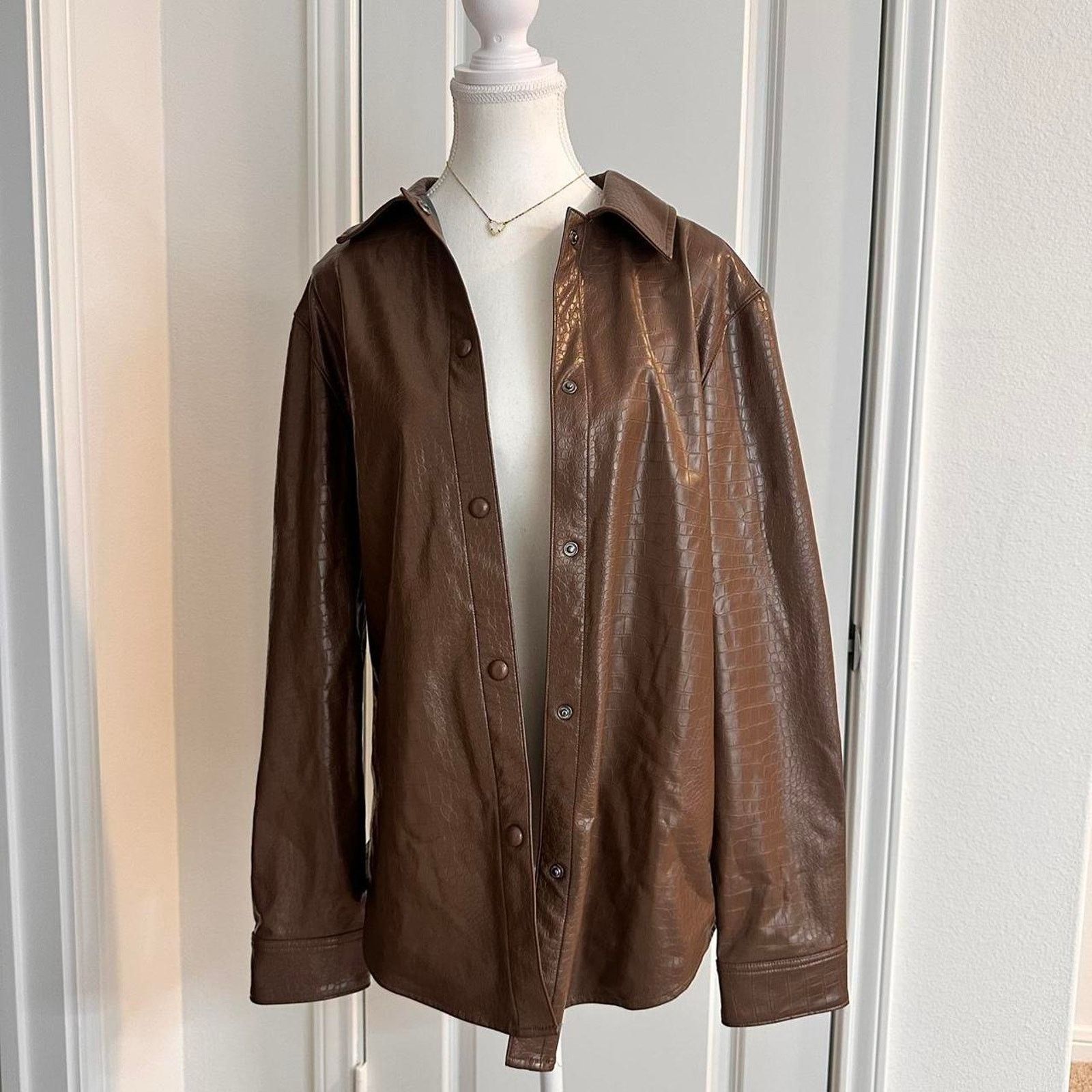 Express Express Vintage Size XS Button Up Crocodile Lightweight Size XS / US 0-2 / IT 36-38 - 1 Thumbnail
