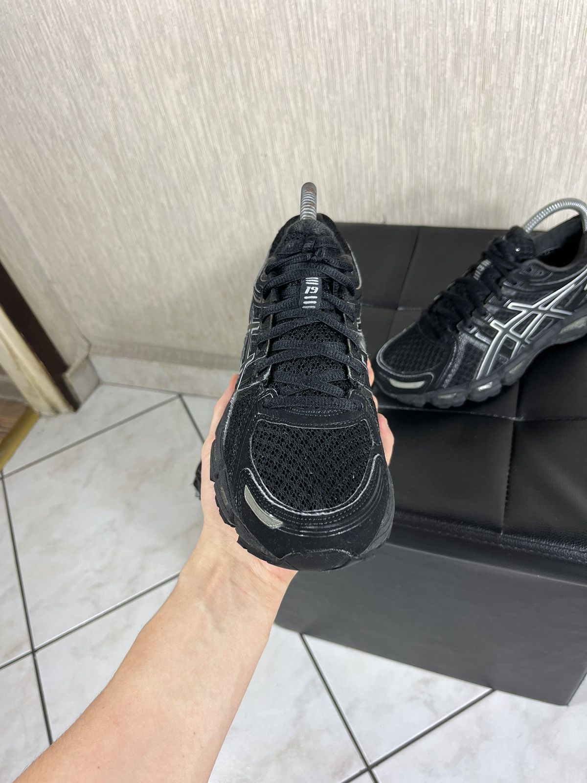 Asics × Vintage Vintage Asics gel-kayano 19 black silver mesh sneakers shoes Size US 7 / EU 40 - 3 Thumbnail