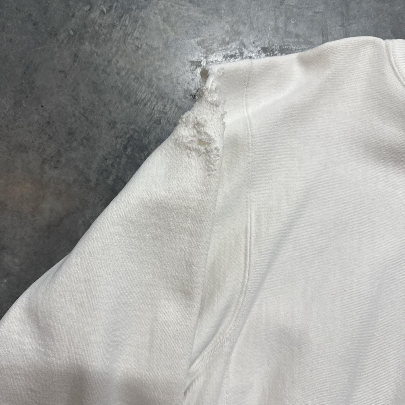 Champion × Vintage Champion Reverse Weave Vintage 90s Distressed Thrashed Size US L / EU 52-54 / 3 - 5 Thumbnail