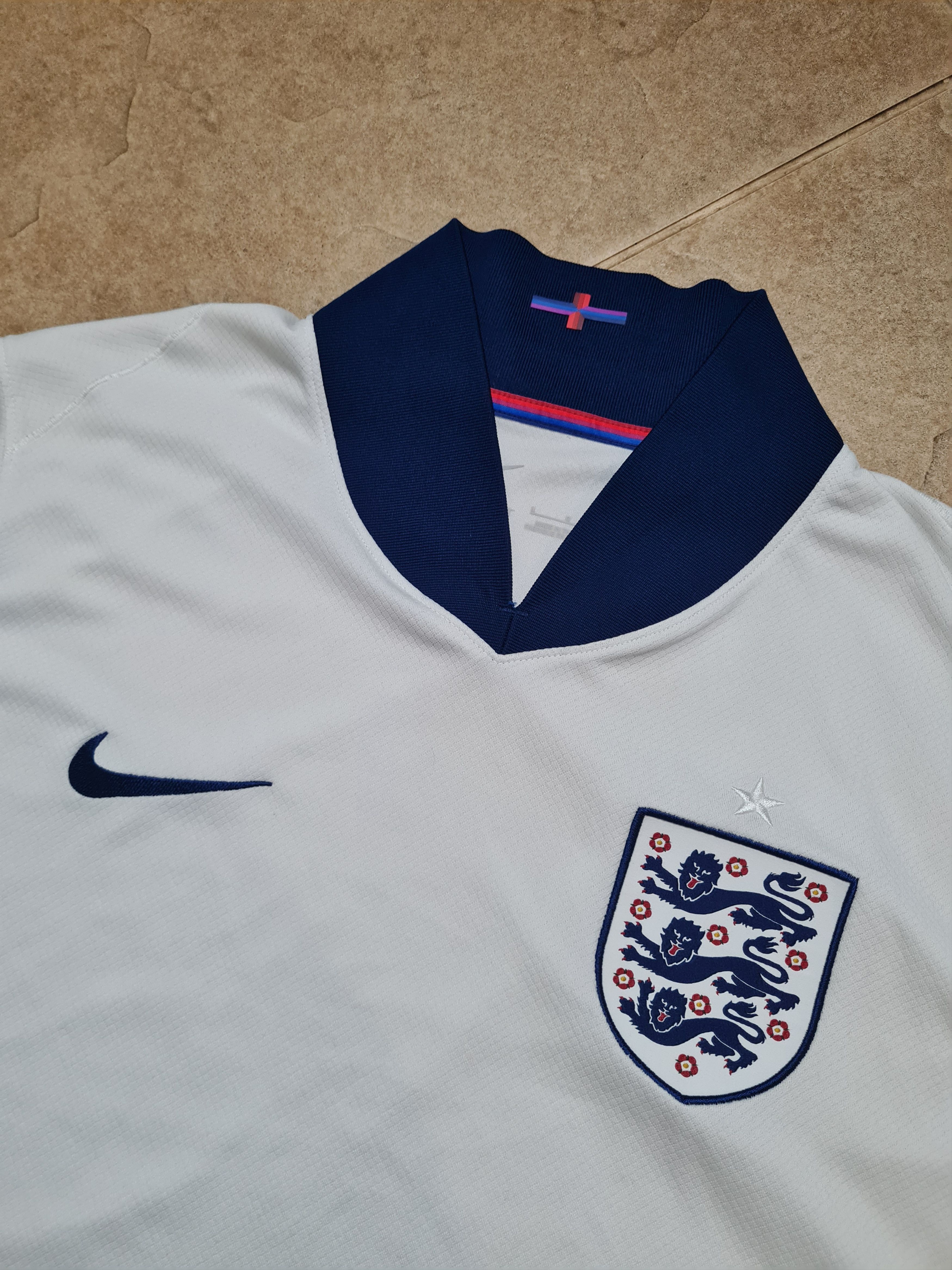 Nike Jersey Nike England Dri Fit Football Shirt Size L FJ4285-100 Size US L / EU 52-54 / 3 - 13 Thumbnail