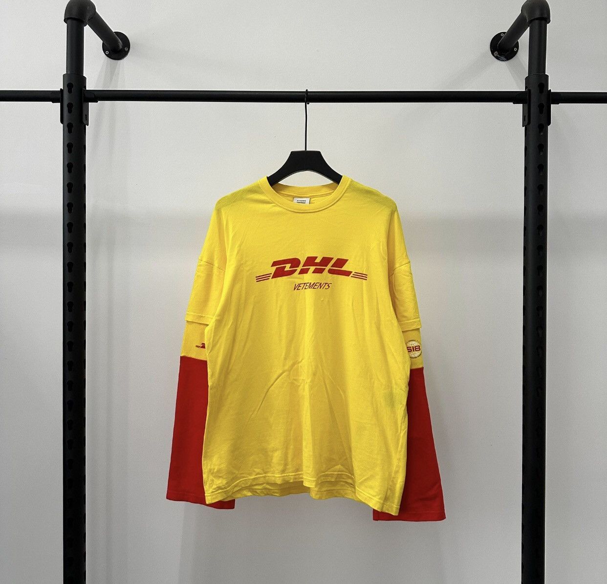 VETEMENTS SS18 DHL Co Long Sleeve Tshirt DMC