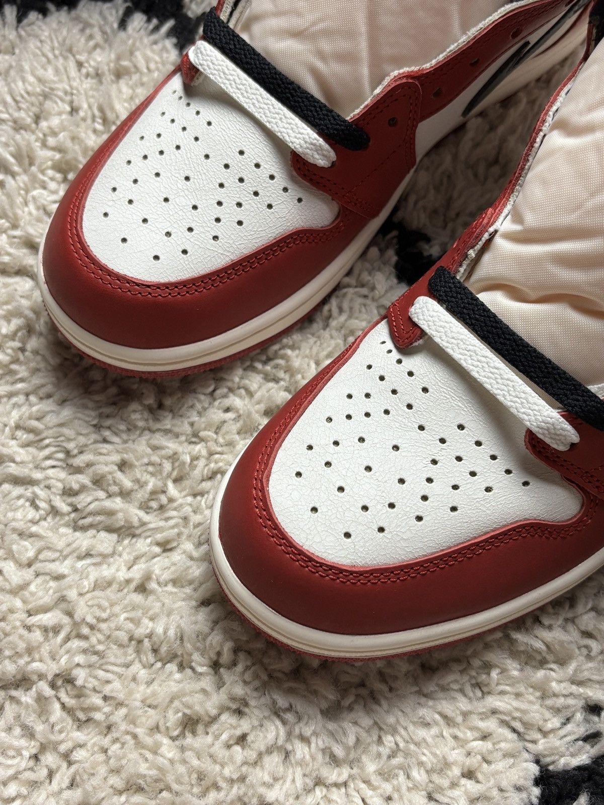 Jordan Brand Nike Air Jordan 1 Lost & Found Chicago Retro High Bulls Size US 9.5 / EU 42-43 - 5 Thumbnail