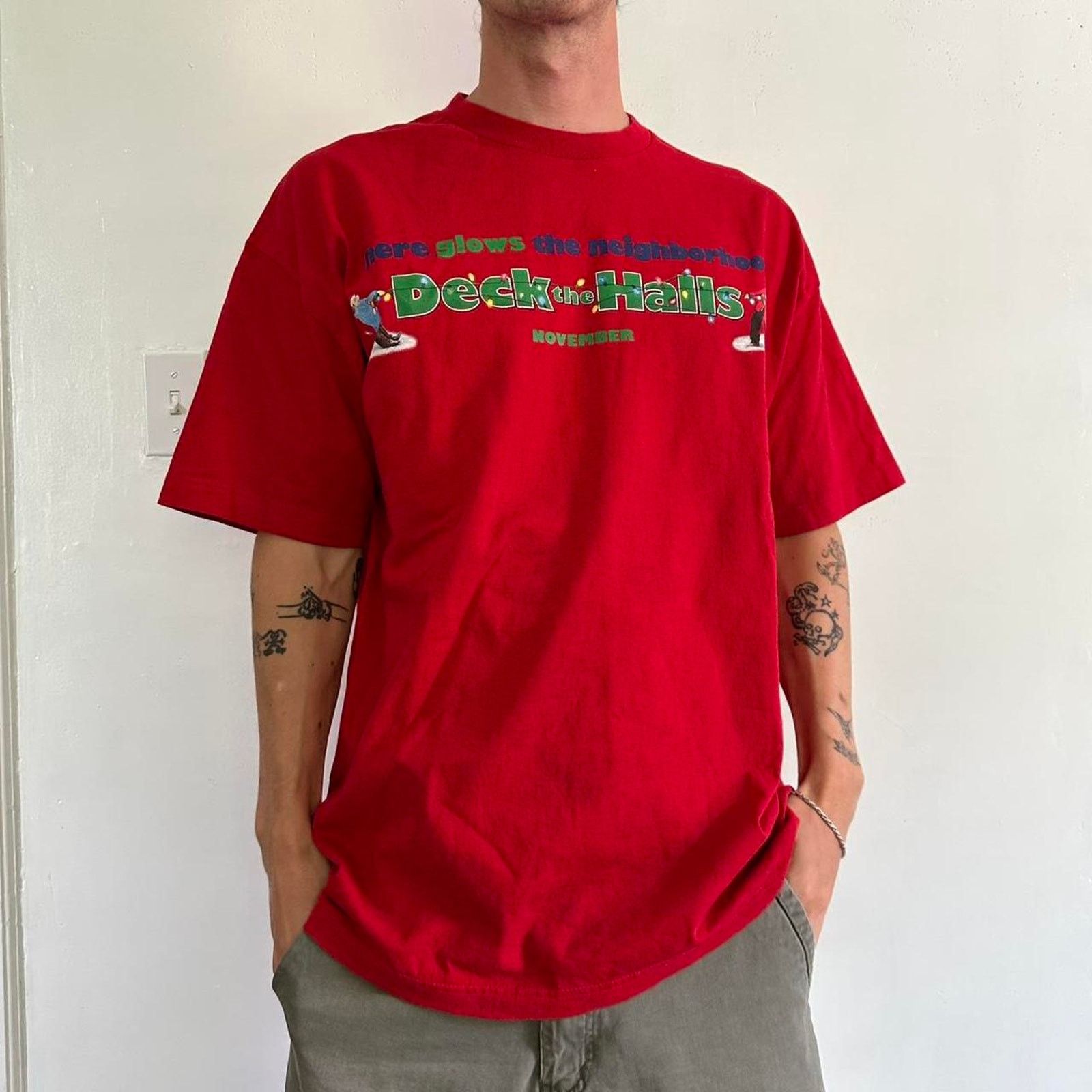 Vintage Vintage Y2K Deck The Halls Christmas Movie Promo Graphic Tee Size US XL / EU 56 / 4 - 7 Thumbnail