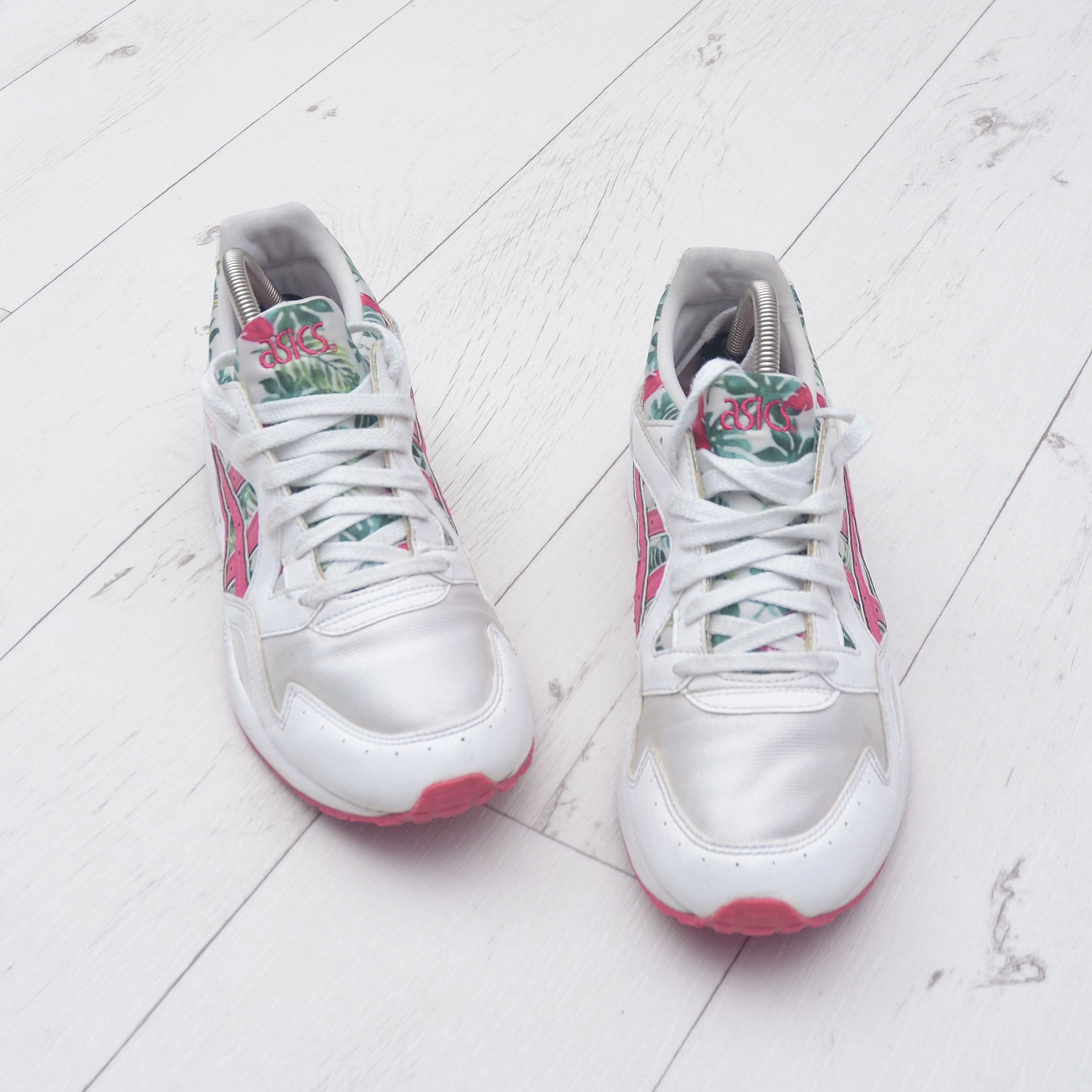 Asics Asics Gel Lyte 5 Women's Sneakers White Flowers Print sz 38 Size US 5.5 / IT 35.5 - 3 Thumbnail
