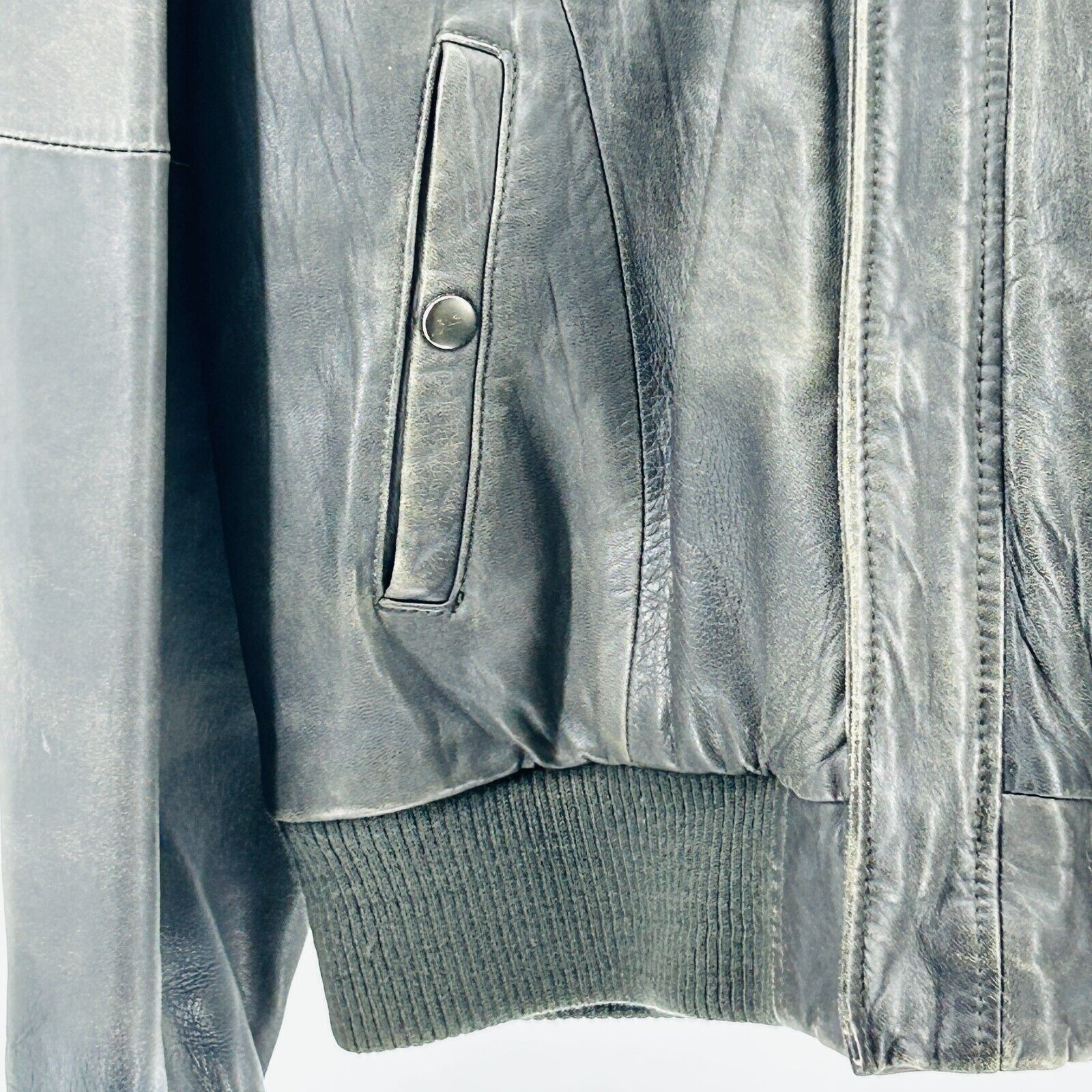 Bloomingdale's Vintage 80s Black Genuine Leather Distressed Bomber Jacket Size US L / EU 52-54 / 3 - 4 Thumbnail