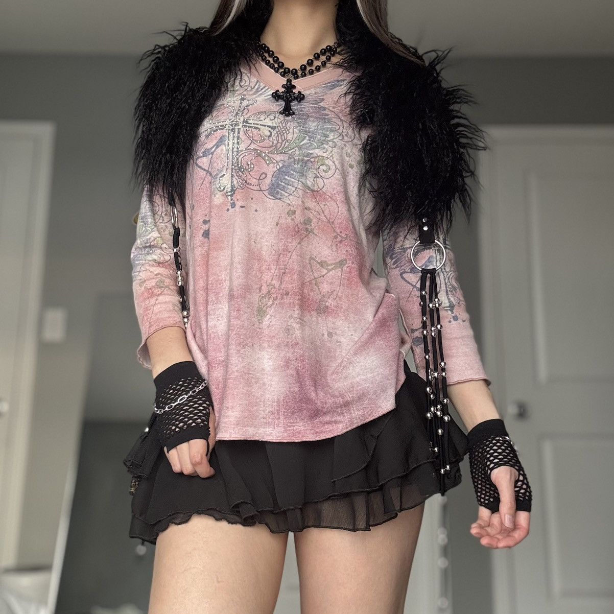 Other Oneworld Y2K Pink Grunge Graphic Cross Top w/ Rhinestones Size L / US 10 / IT 46 - 13 Thumbnail