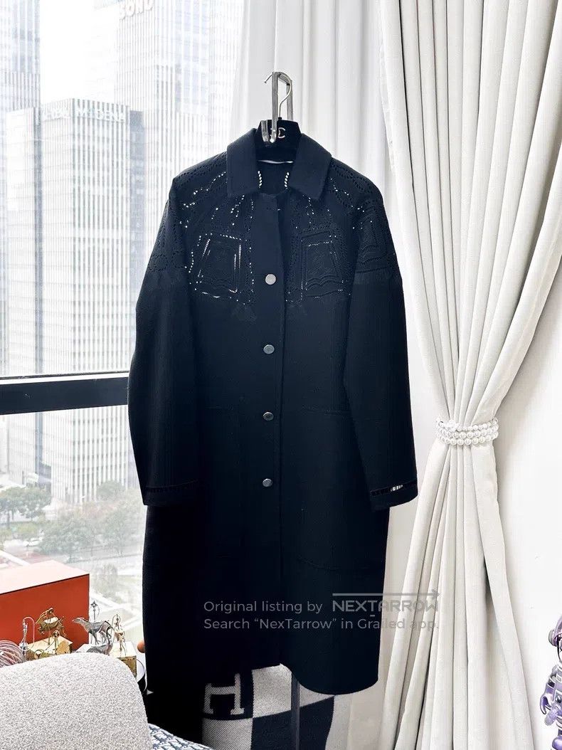 Hermes Hermes Black Cutout Embroidered Cashmere Greatcoat Jacket Size XS / US 0-2 / IT 36-38 - 1 Thumbnail