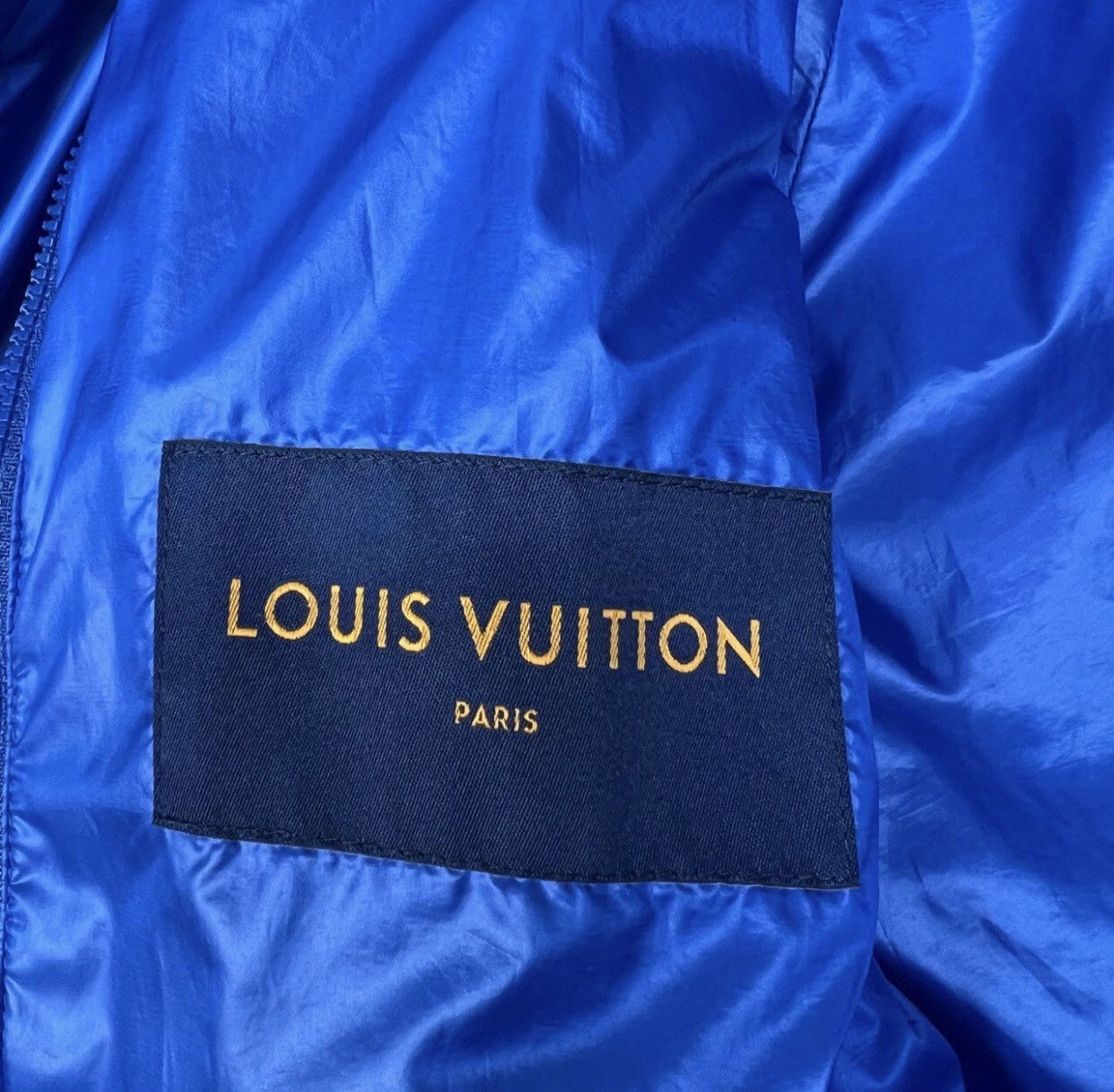 Louis Vuitton Louis Vuitton LV Blue Three Flower Dark Pattern Relief Coat Size US M / EU 48-50 / 2 - 8 Thumbnail