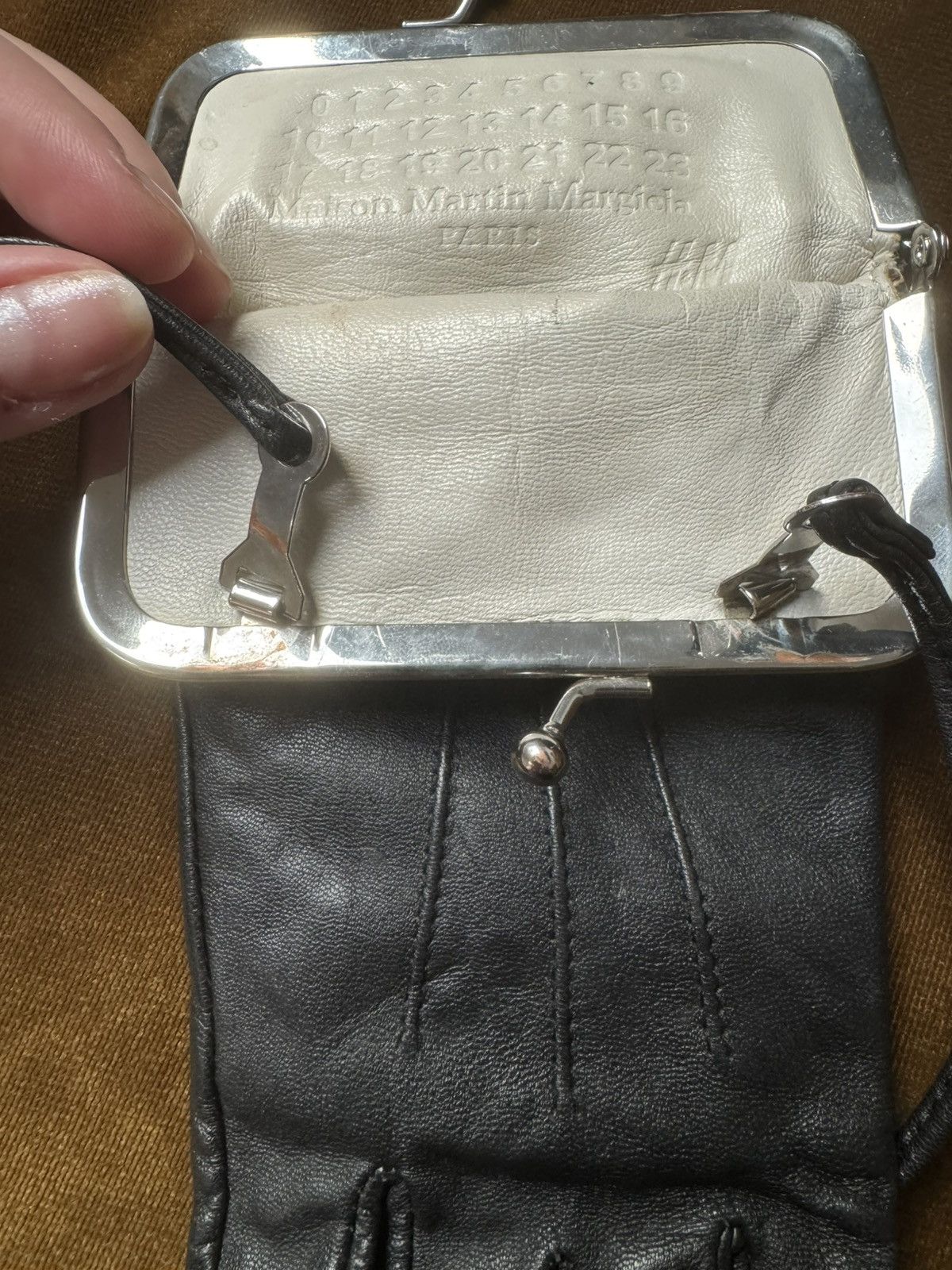 H&M × Maison Margiela Maison Margiela x H&M Glove bag Size ONE SIZE - 5 Thumbnail