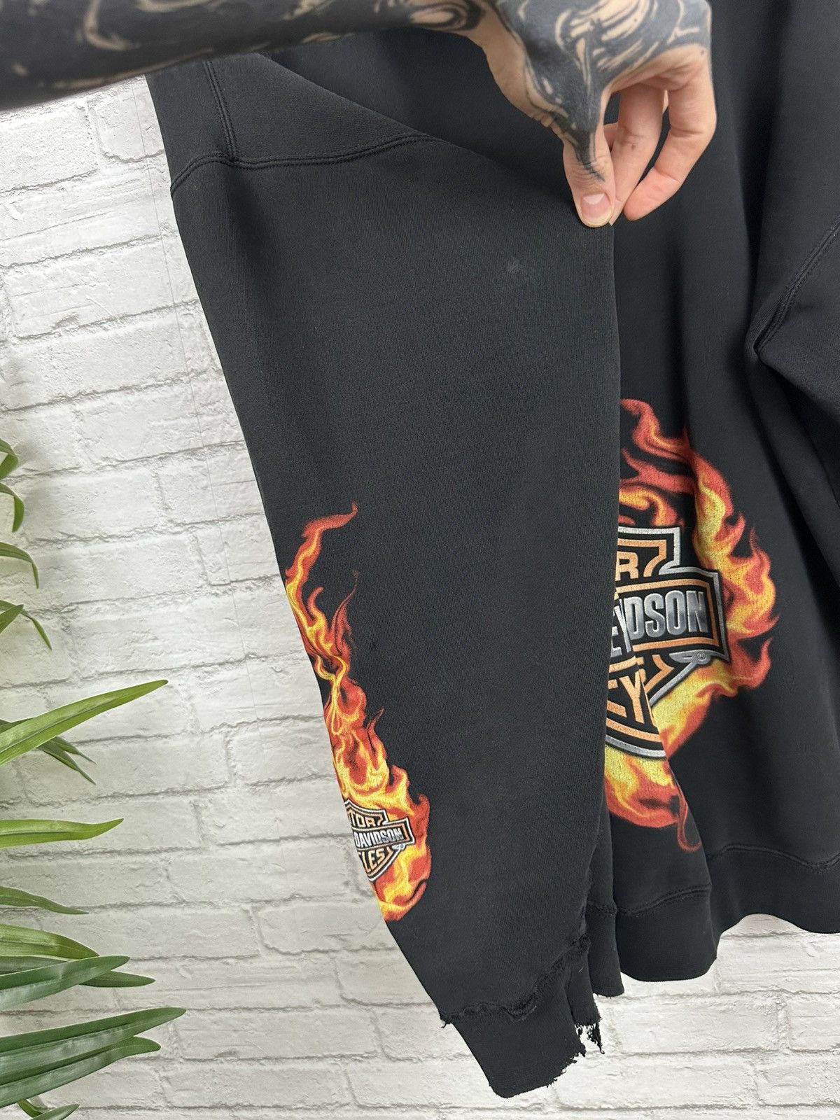 Harley Davidson (XL) THRASHED OUT FLAMES Harley Davidson Zip Up Hoodie Size US XL / EU 56 / 4 - 18 Thumbnail