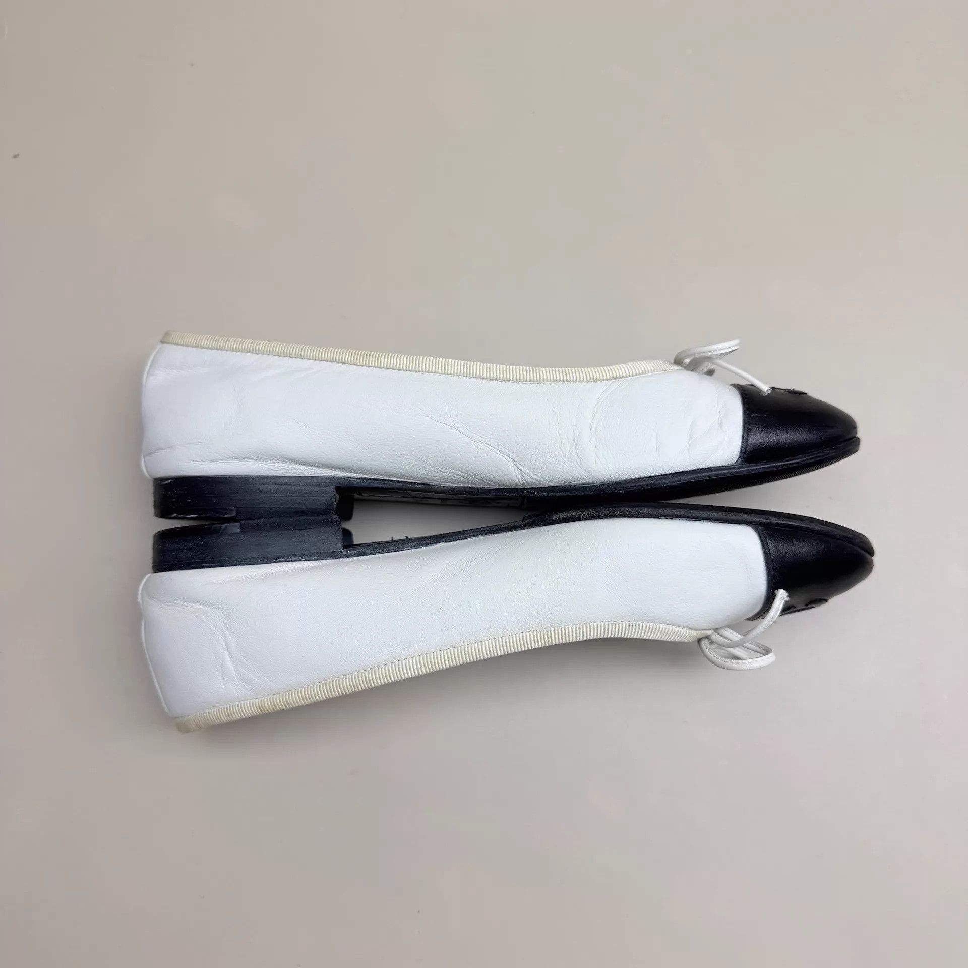 Chanel CHANEL Black & White Bow Lowheel Shoes 36.5 95 New Size US 6 / IT 36 - 3 Thumbnail