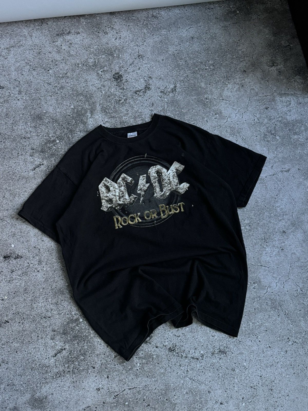 AC/DC × Band Tees × Vintage Vintage AC/DC Rock or Bust disstresed Y2K t-shirts Size US L / EU 52-54 / 3 - 2 Thumbnail