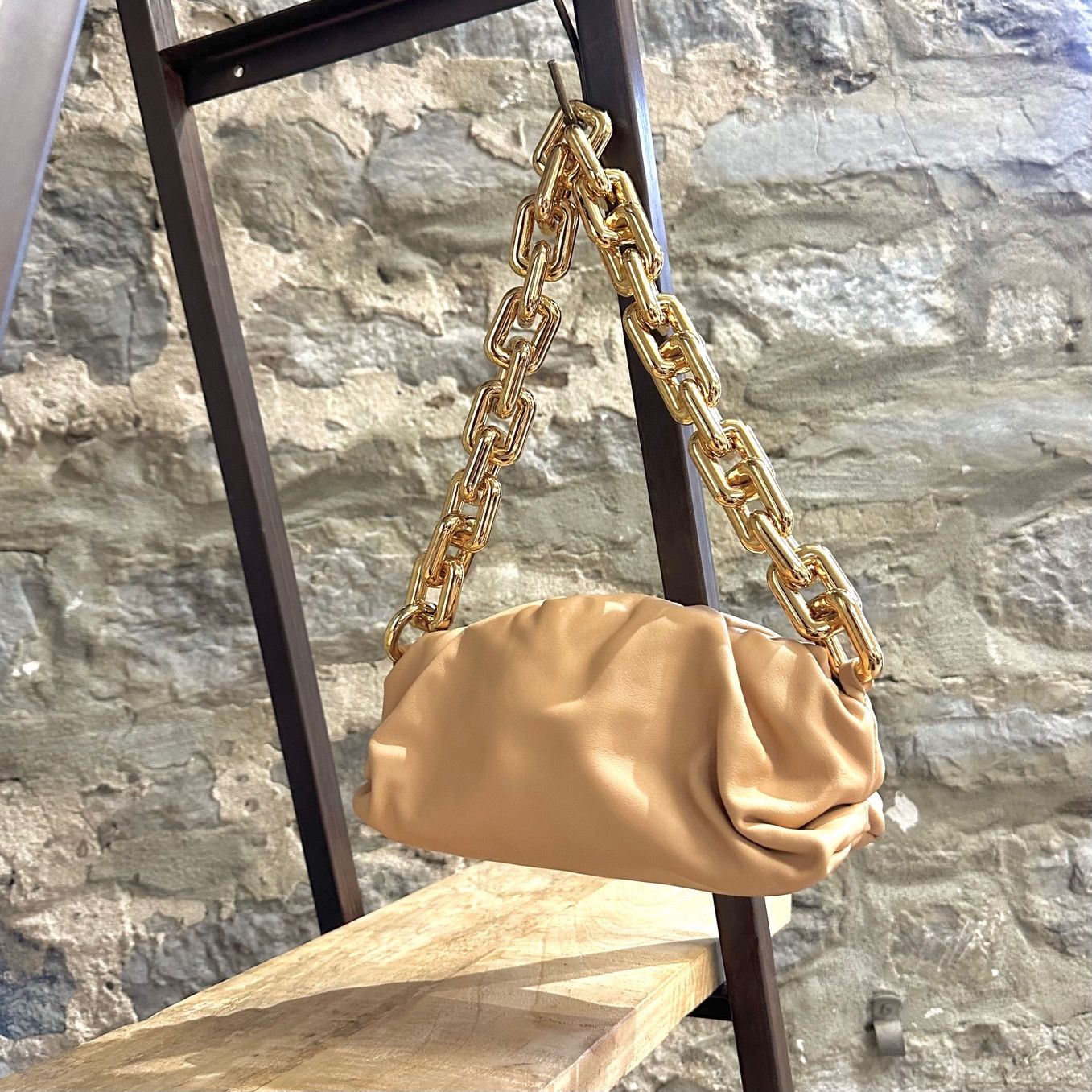Bottega Veneta Bottega Veneta Light Brown Leather The Chain Pouch Clutch Size ONE SIZE - 2 Thumbnail