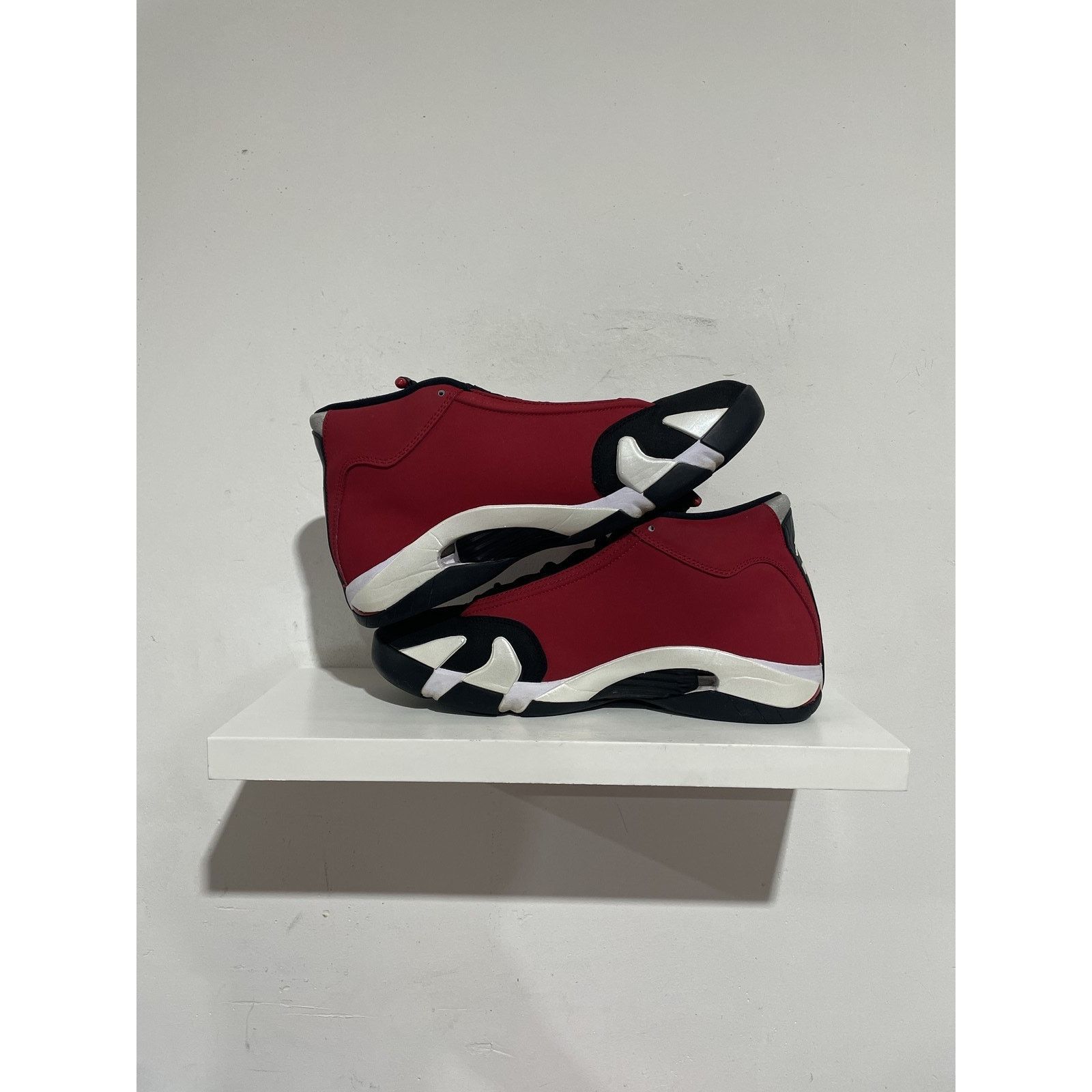 Jordan Brand JORDAN 14 TORO BRAVO SIZE 10 PREOWNED Size US 10 / EU 43 - 2 Thumbnail