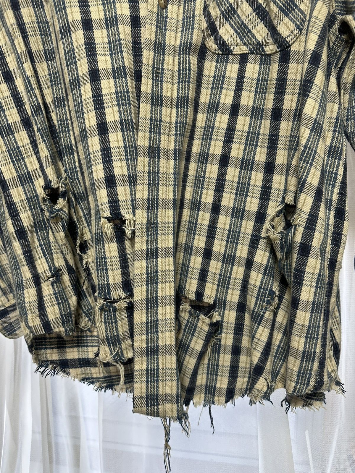 Carhartt × Vintage Vintage Distressed Carhartt Flannel Shirt Size US XL / EU 56 / 4 - 4 Thumbnail