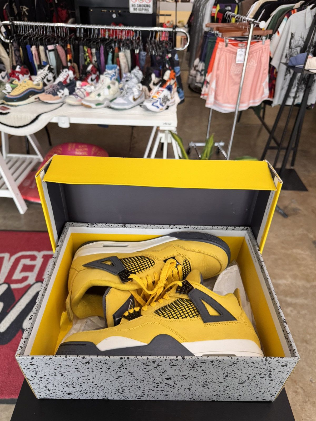 Air Jordan Retro Lightning Size 11 (2021)