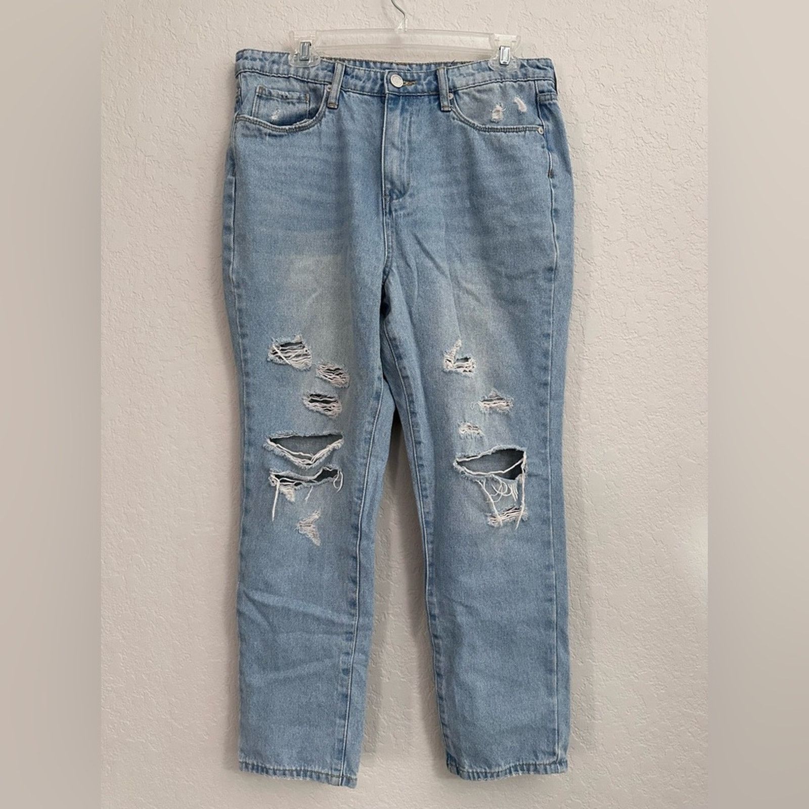 BLANKNYC BLANKNYC The Madison Crop Distressed Jeans Womens Size 30 Size 30" / US 8 / IT 44 - 1 Thumbnail