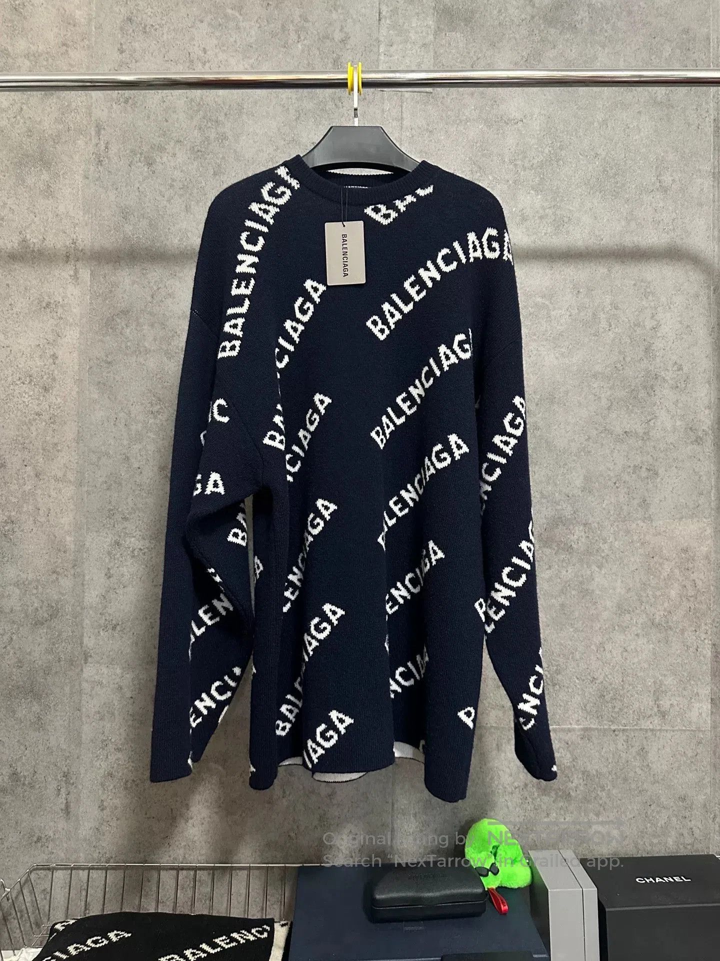 Balenciaga balenciaga logo knit sweater in navy blue. Size US S / EU 44-46 / 1 - 1 Thumbnail