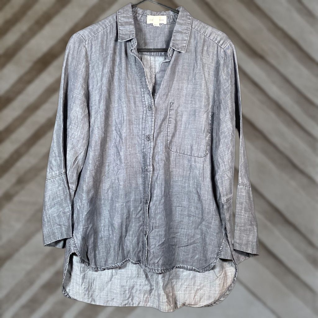 Anthropologie Cloth & Stone Anthropologie Womens Shirt Black Button Down High Low Small Shirt Women Black Button-Up High Low Small Size S / US 4 / IT 40 - 1 Thumbnail