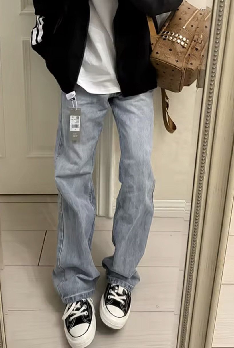 Washed distressed baggy jeans