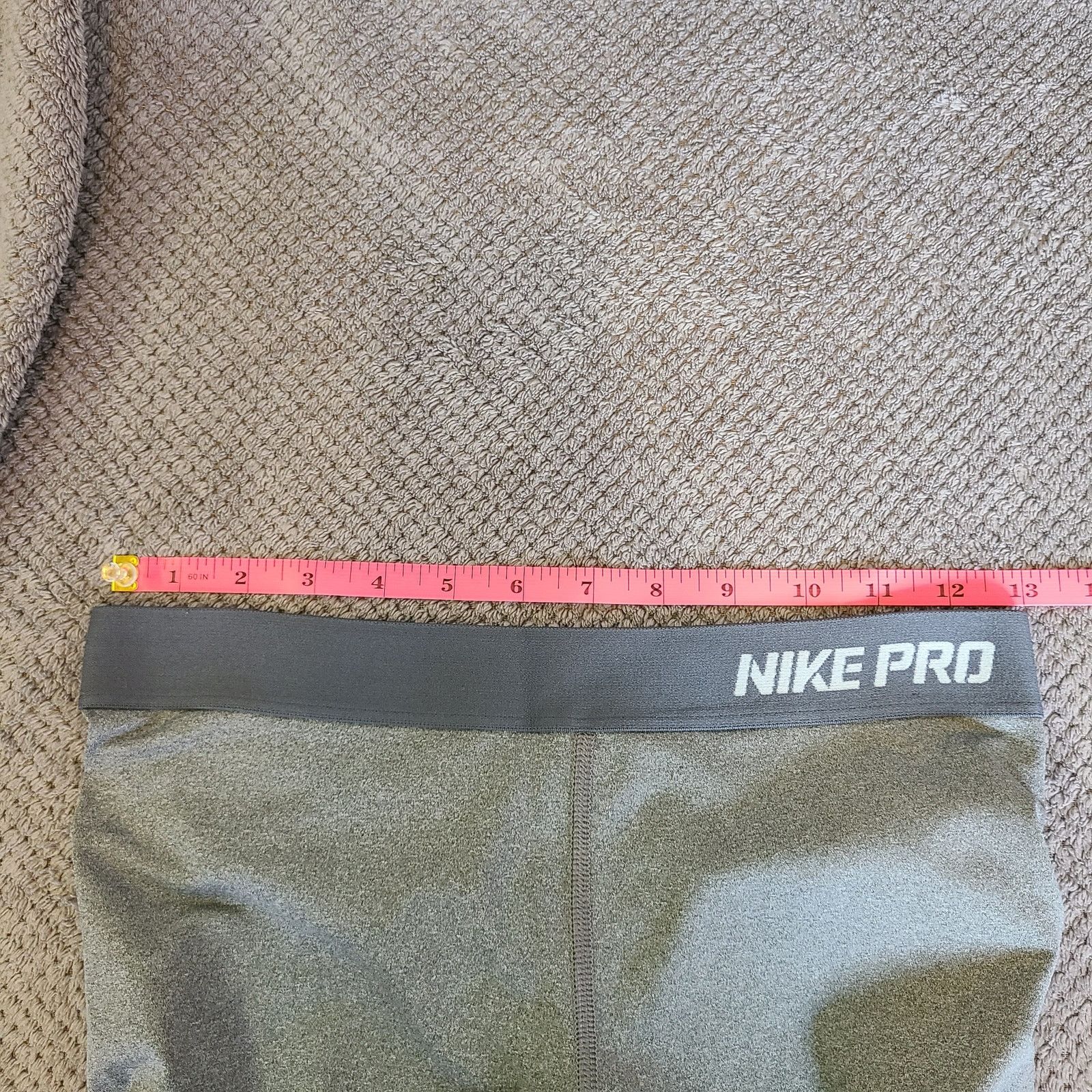 Nike Nike Pro Grey Capris S Women - 26"W 18"L Size 26" / US 2 / IT 38 - 4 Thumbnail