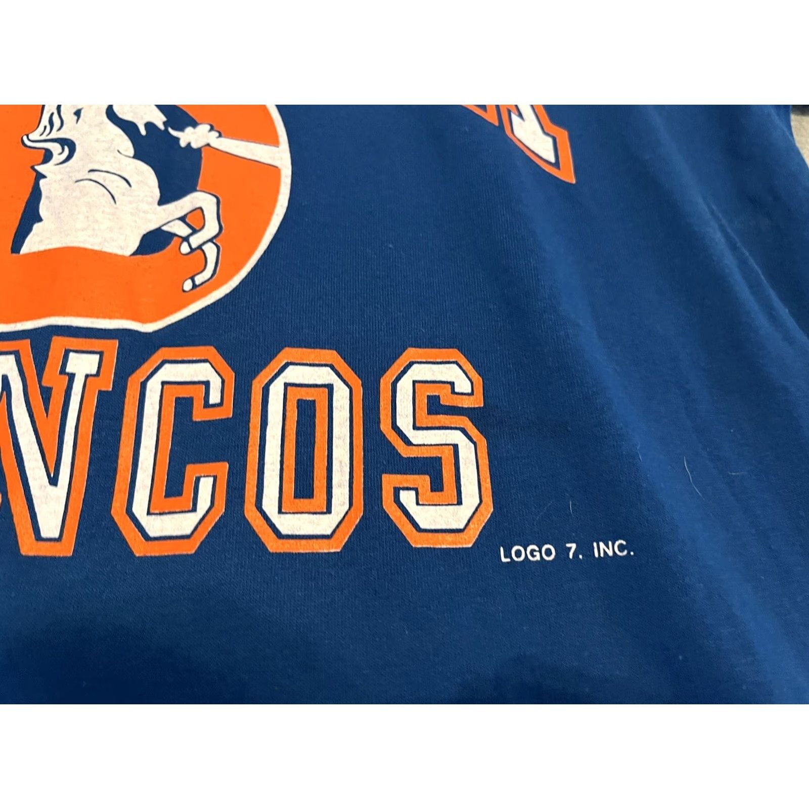 Logo 7 VINTAGE Denver Bronchos T-Shirt V-Neck Blue Logo 7 Mens XL Size US XL / EU 56 / 4 - 2 Thumbnail