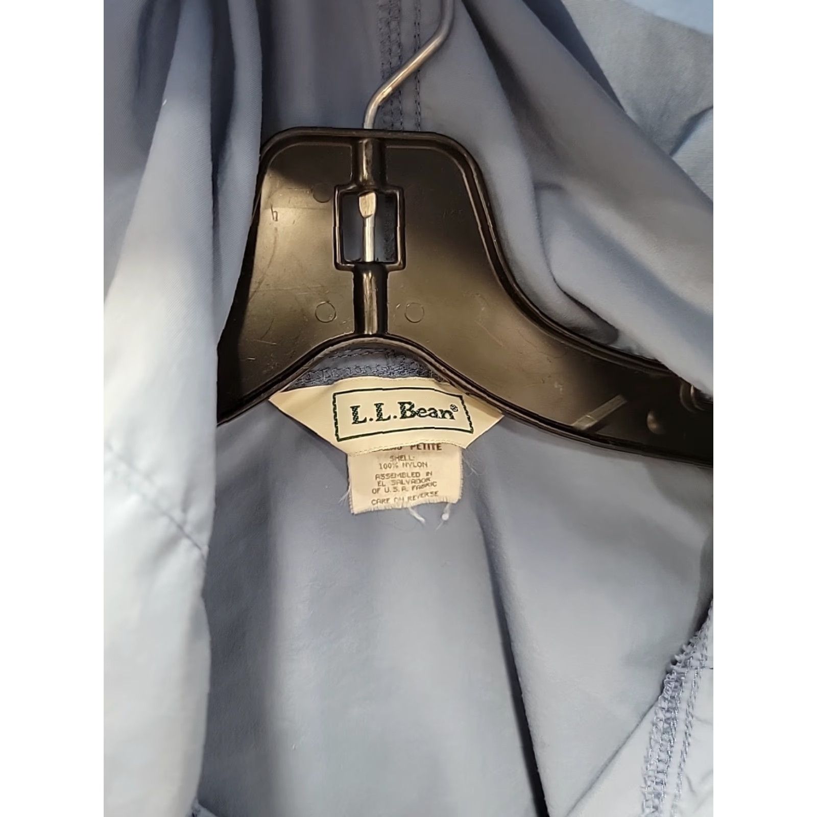 Vintage VINTAGE L.L. Bean Women’s Windbreaker Hooded Anorak Jacket Pullover Blue Petite Large feels Like New Size L / US 10 / IT 46 - 2 Thumbnail