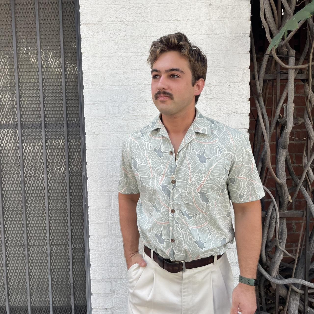 Quicksilver Vintage Green and white tropical leaf Hawaiian shirt sz M Size US M / EU 48-50 / 2 - 2 Thumbnail