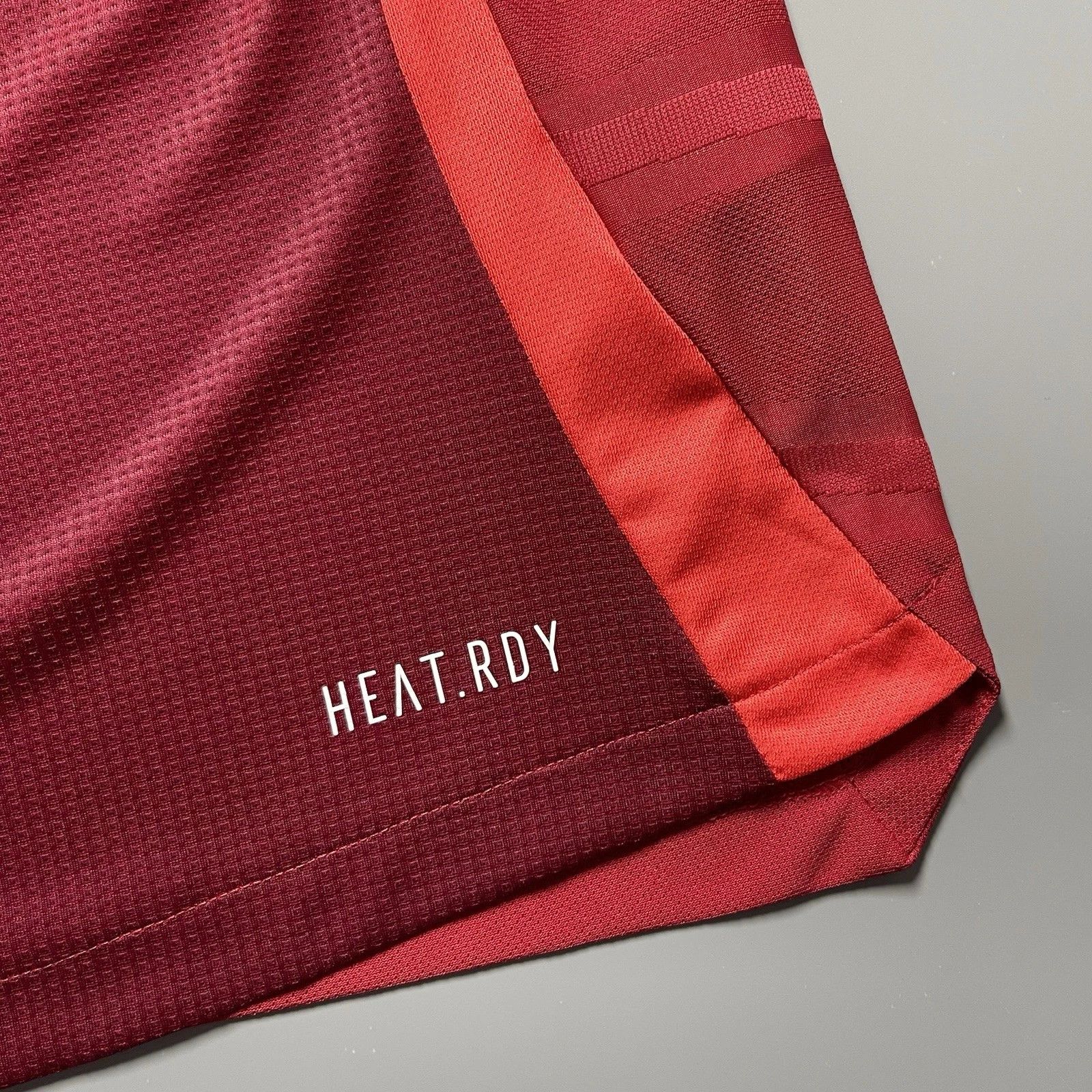 Adidas MAN UNITED ADIDAS 2024/2025 FOOTBALL HOME JERSEY #23 SHAW Size US M / EU 48-50 / 2 - 11 Thumbnail