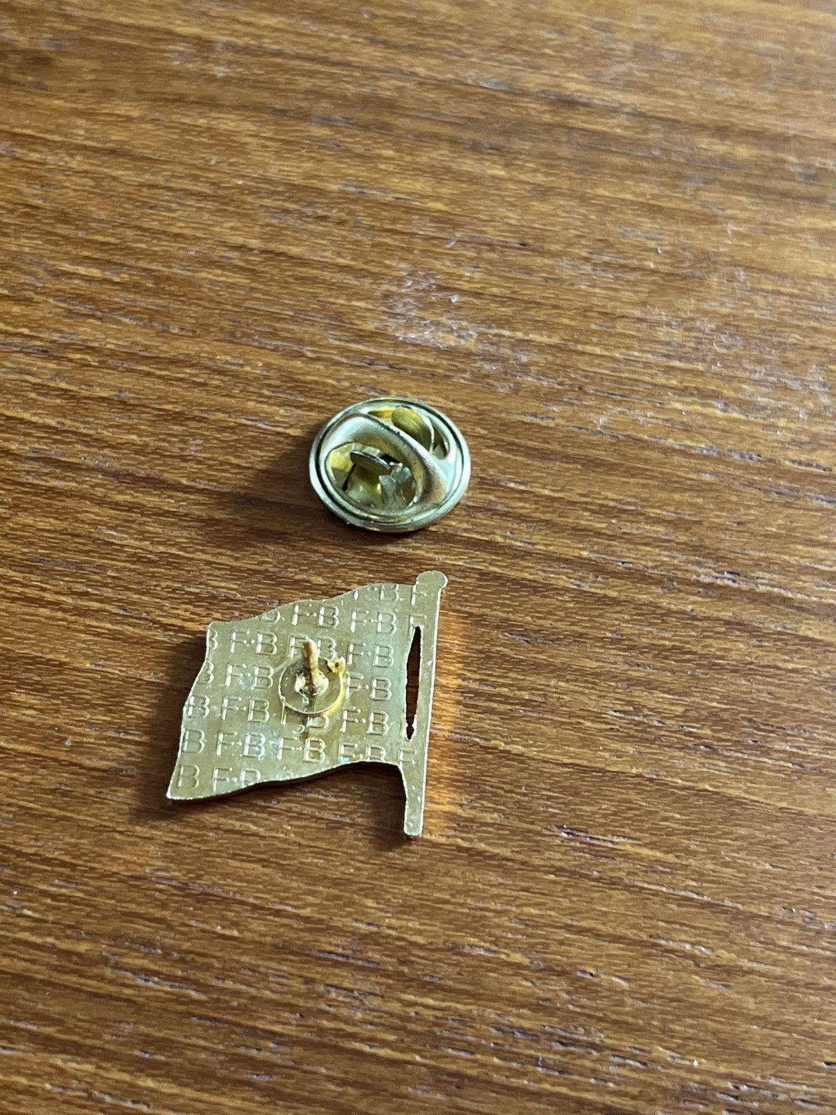 Lone Flag × Vintage European Flag vintage pin Size ONE SIZE - 5 Thumbnail