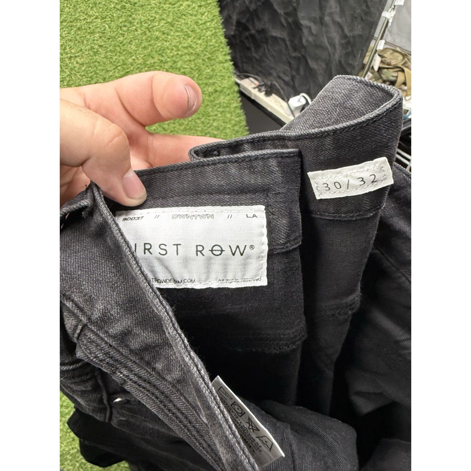 Vintage First Row Pants Mens 30 Black Denim Cargo Wide Leg Baggy Y2K 90s Pockets Size US 30 / EU 46 - 4 Thumbnail