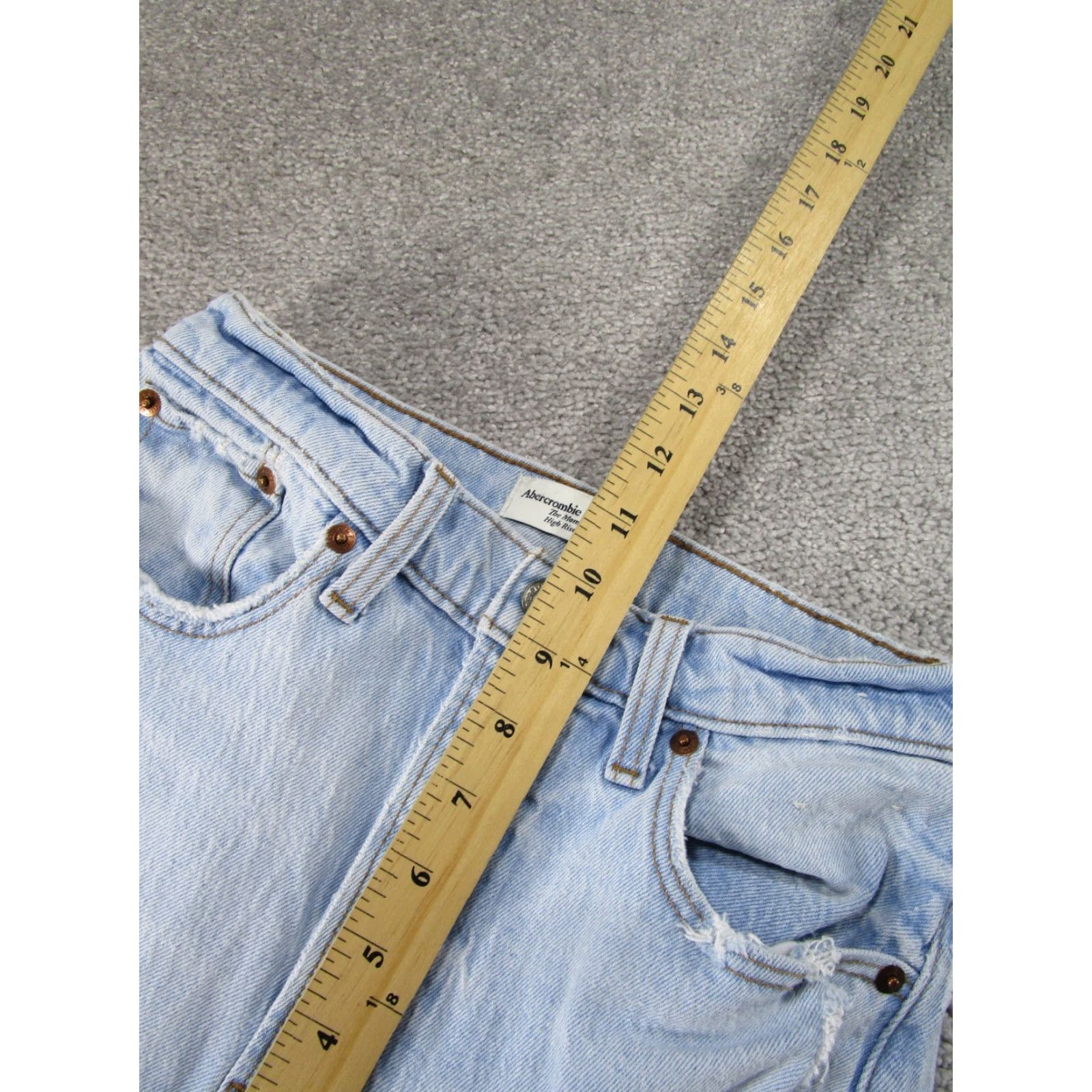 Abercrombie & Fitch VINTAGE Abercrombie & Fitch Jeans Womens 24 Mom Light Wash Denim Ripped Blue Streetwear Size 42" / US 20 - 6 Thumbnail