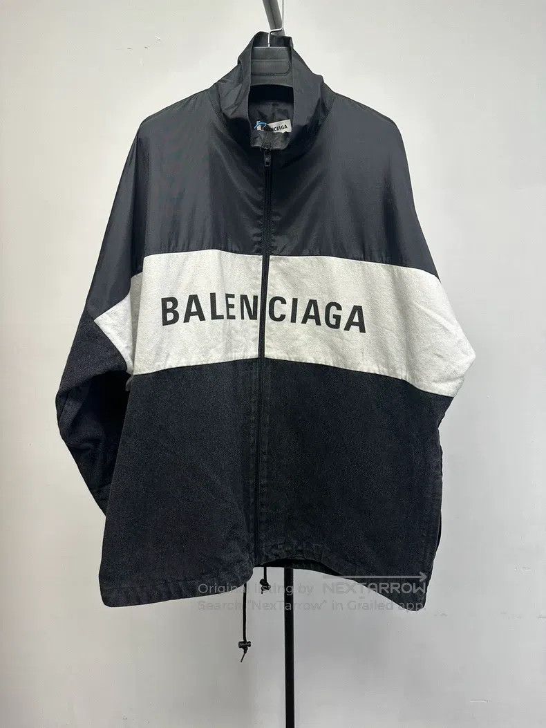 Balenciaga Balenciaga Alphabet Printed Collar Zip Long Sleeve Jacket Size XS / US 0-2 / IT 36-38 - 1 Thumbnail