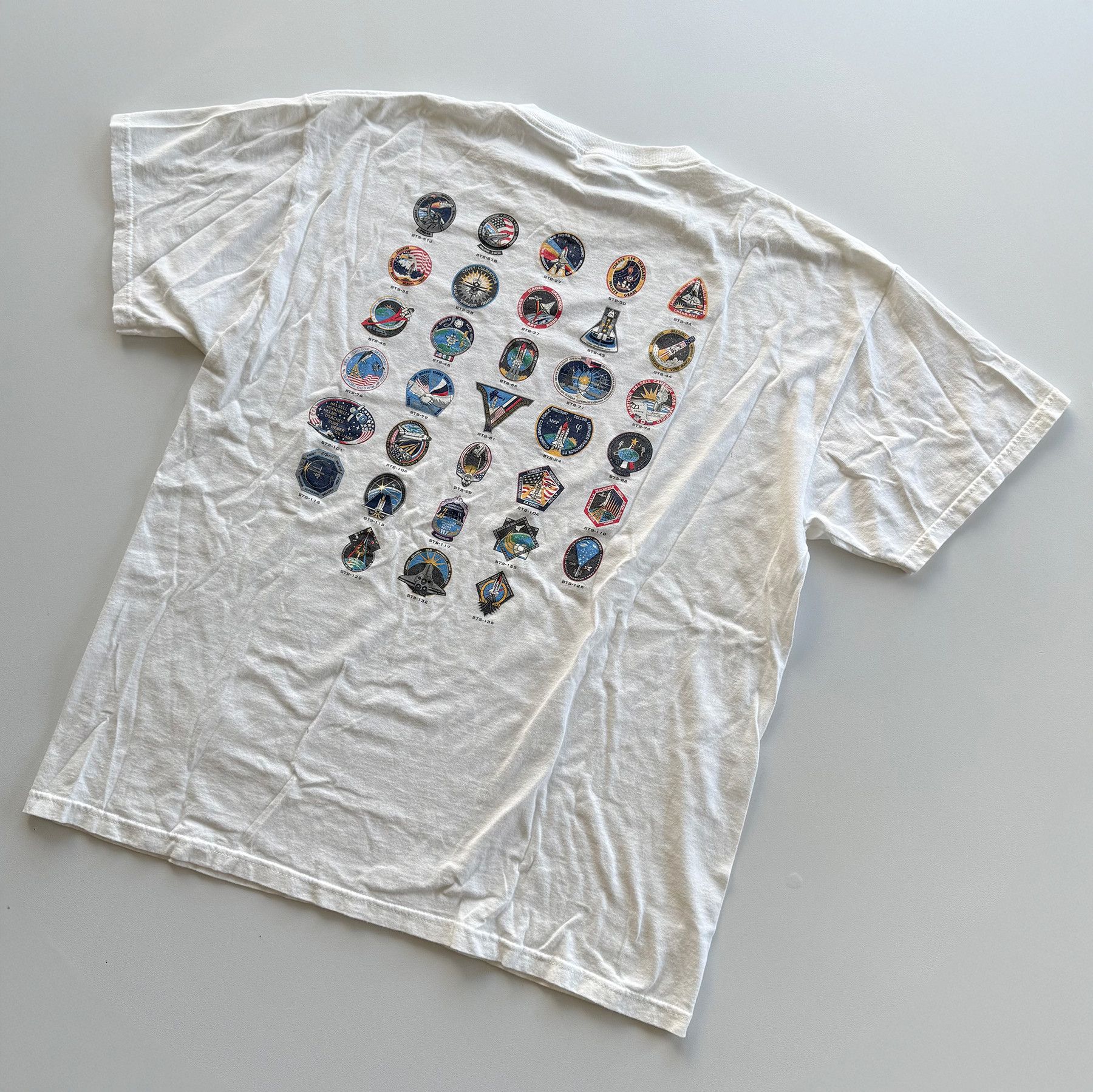 Vintage 2011 Vintage NASA Atlantis STS-135 Tee Size US XL / EU 56 / 4 - 6 Thumbnail